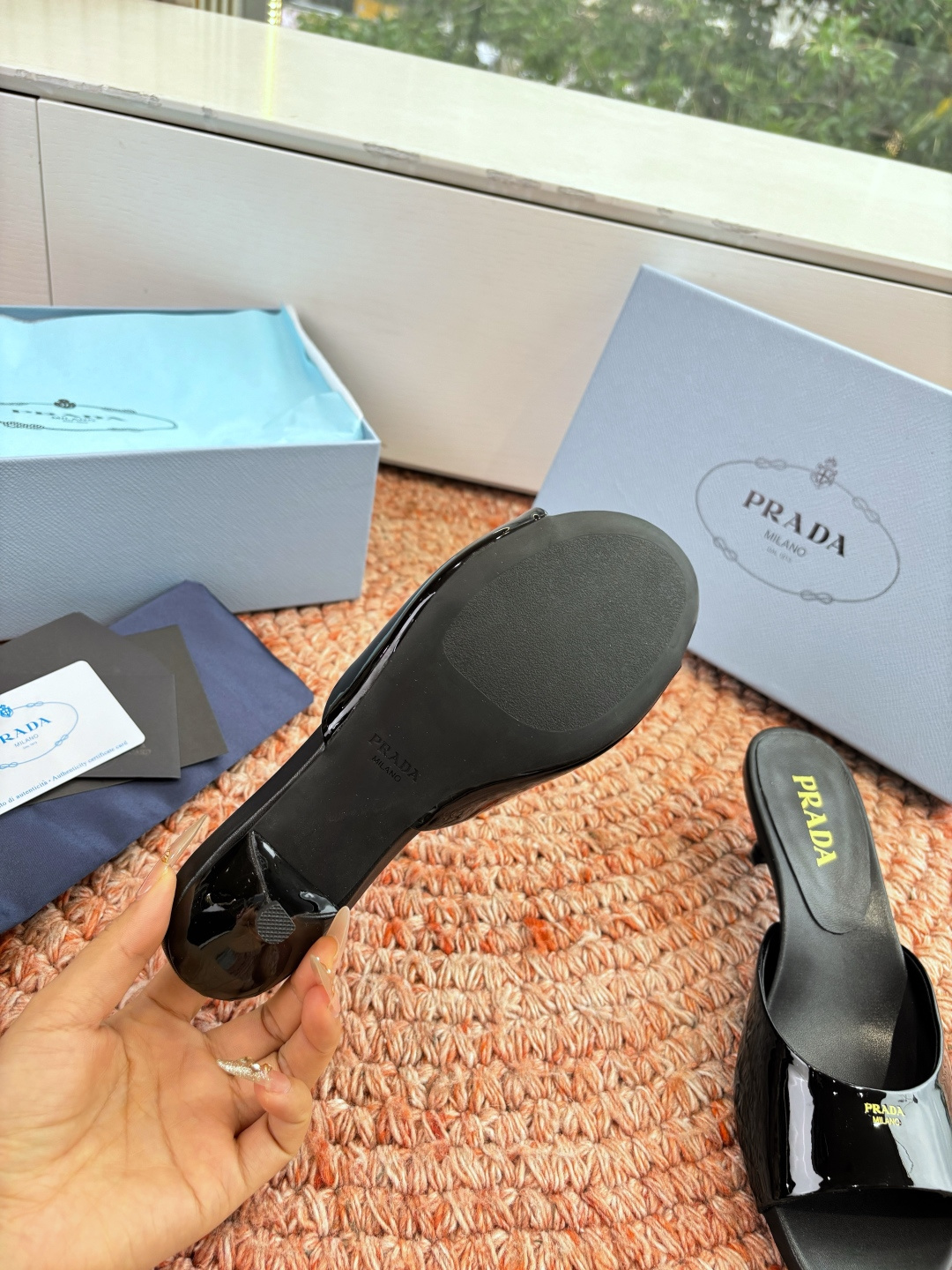 🌾G238所见即所得prada普拉达2026最新款沙滩凉鞋拖鞋让整双鞋轻便舒适 鲜艳色彩 满足不同风格时