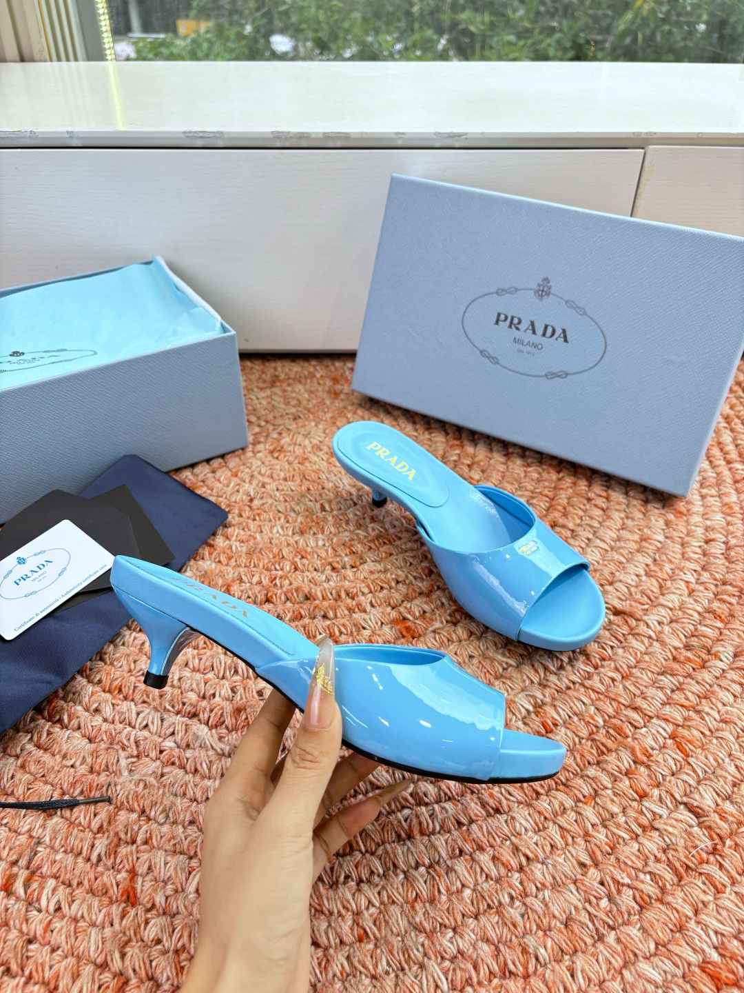 🌾G238所见即所得prada普拉达2026最新款沙滩凉鞋拖鞋让整双鞋轻便舒适 鲜艳色彩 满足不同风格时