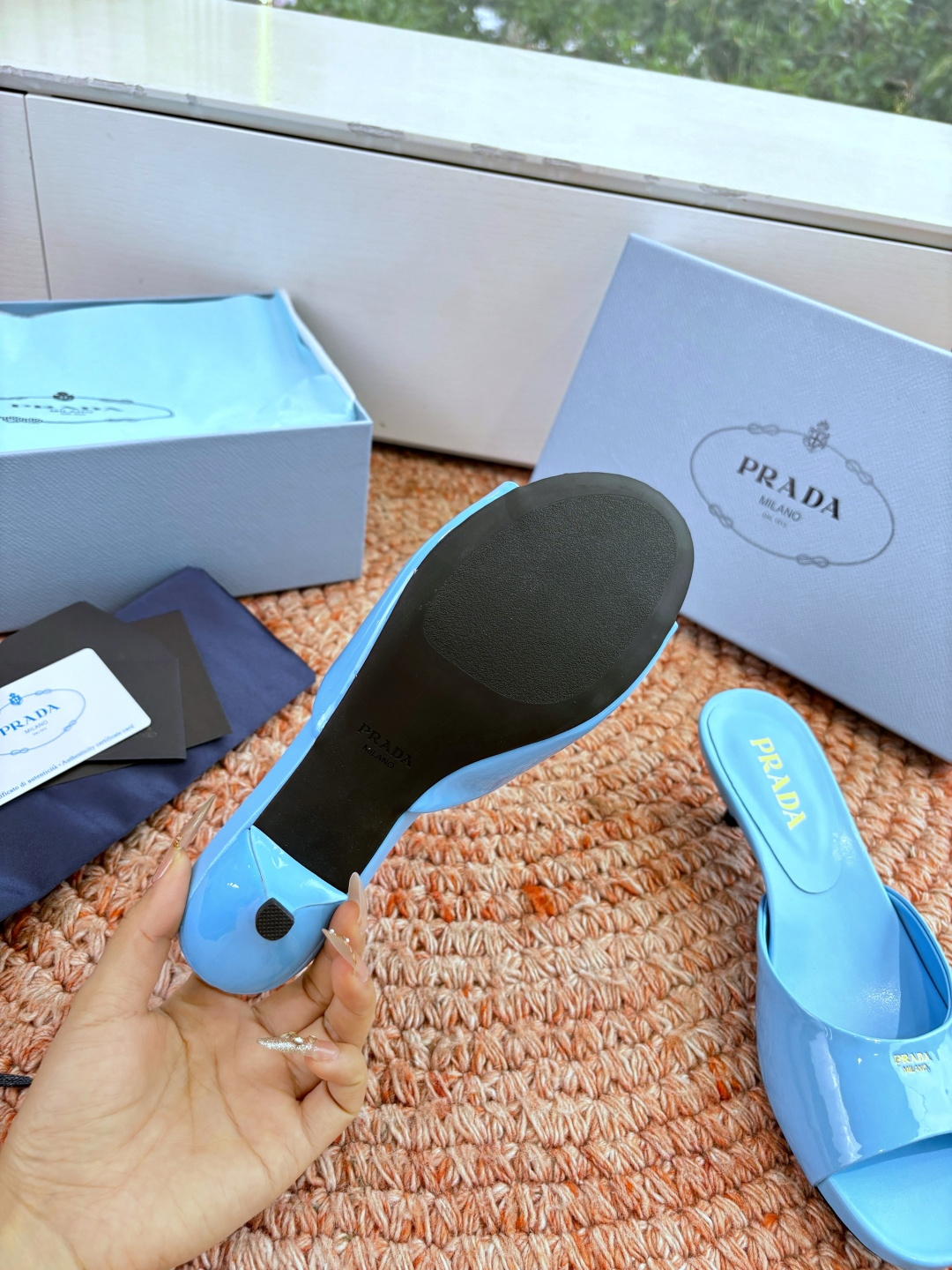 🌾G238所见即所得prada普拉达2026最新款沙滩凉鞋拖鞋让整双鞋轻便舒适 鲜艳色彩 满足不同风格时