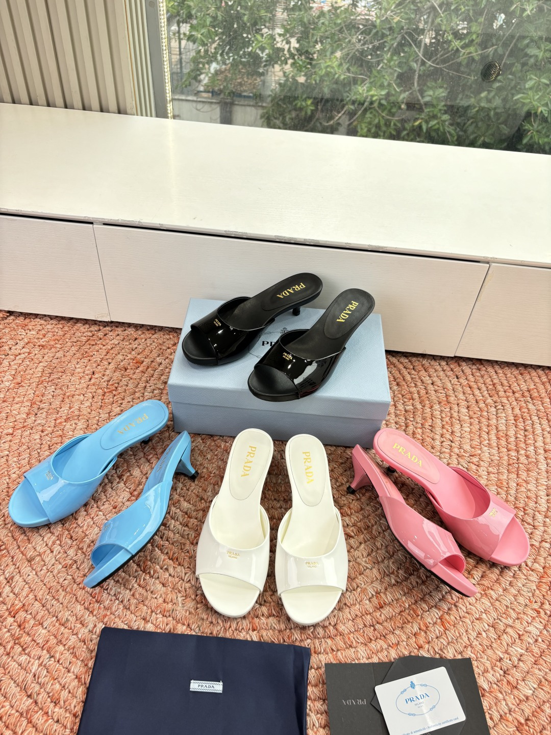 🌾G238所见即所得prada普拉达2026最新款沙滩凉鞋拖鞋让整双鞋轻便舒适 鲜艳色彩 满足不同风格时