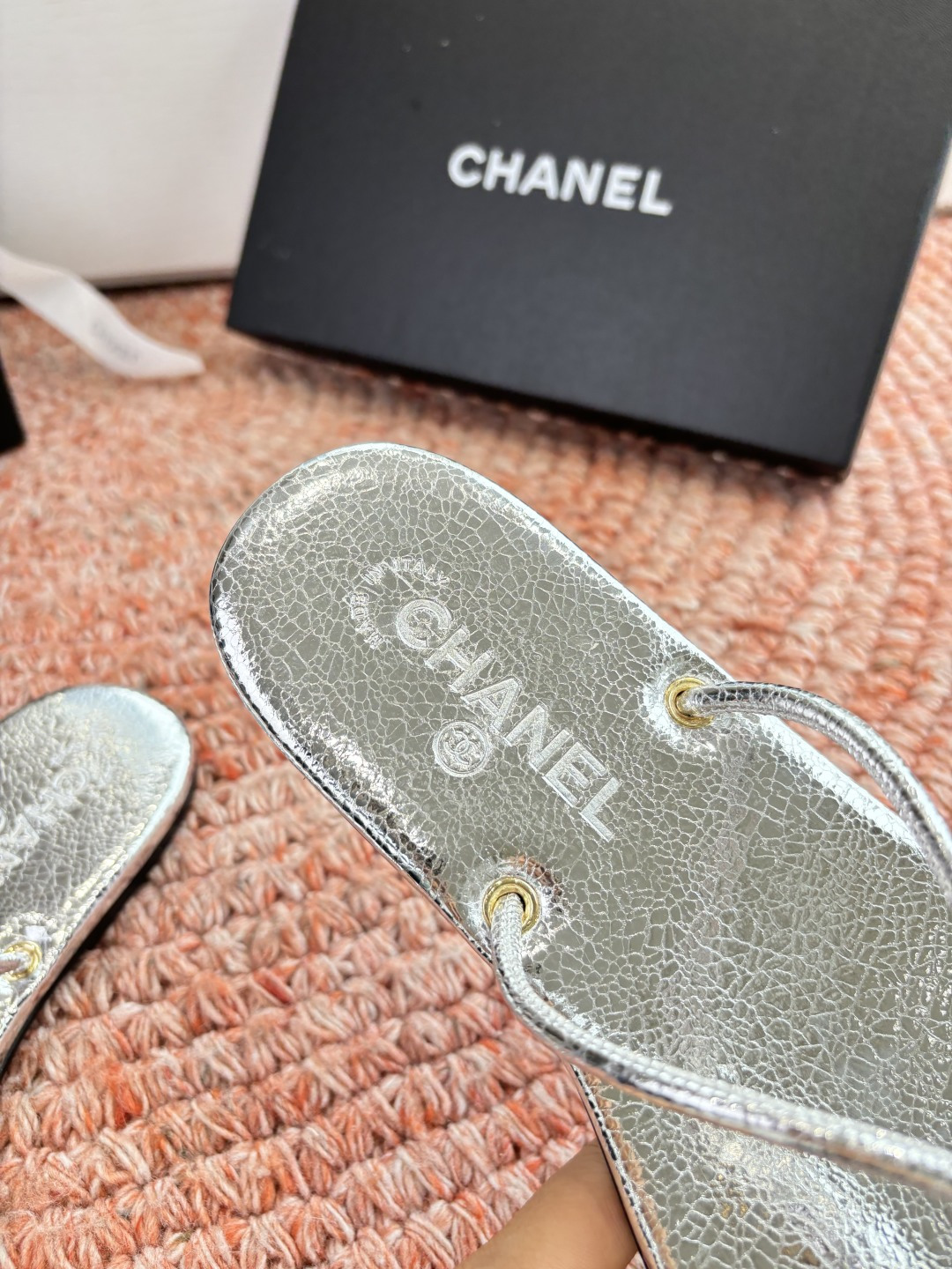 🌾G238😀顶级品质CHANE*｜小香2026走秀款夹脚拖鞋如果说季节有味道春夏应该是香香甜甜的人儿也跟