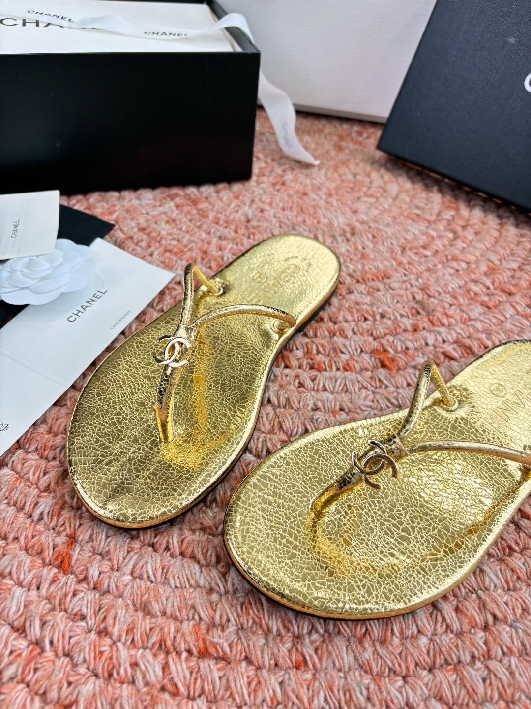 🌾G238😀顶级品质CHANE*｜小香2026走秀款夹脚拖鞋如果说季节有味道春夏应该是香香甜甜的人儿也跟