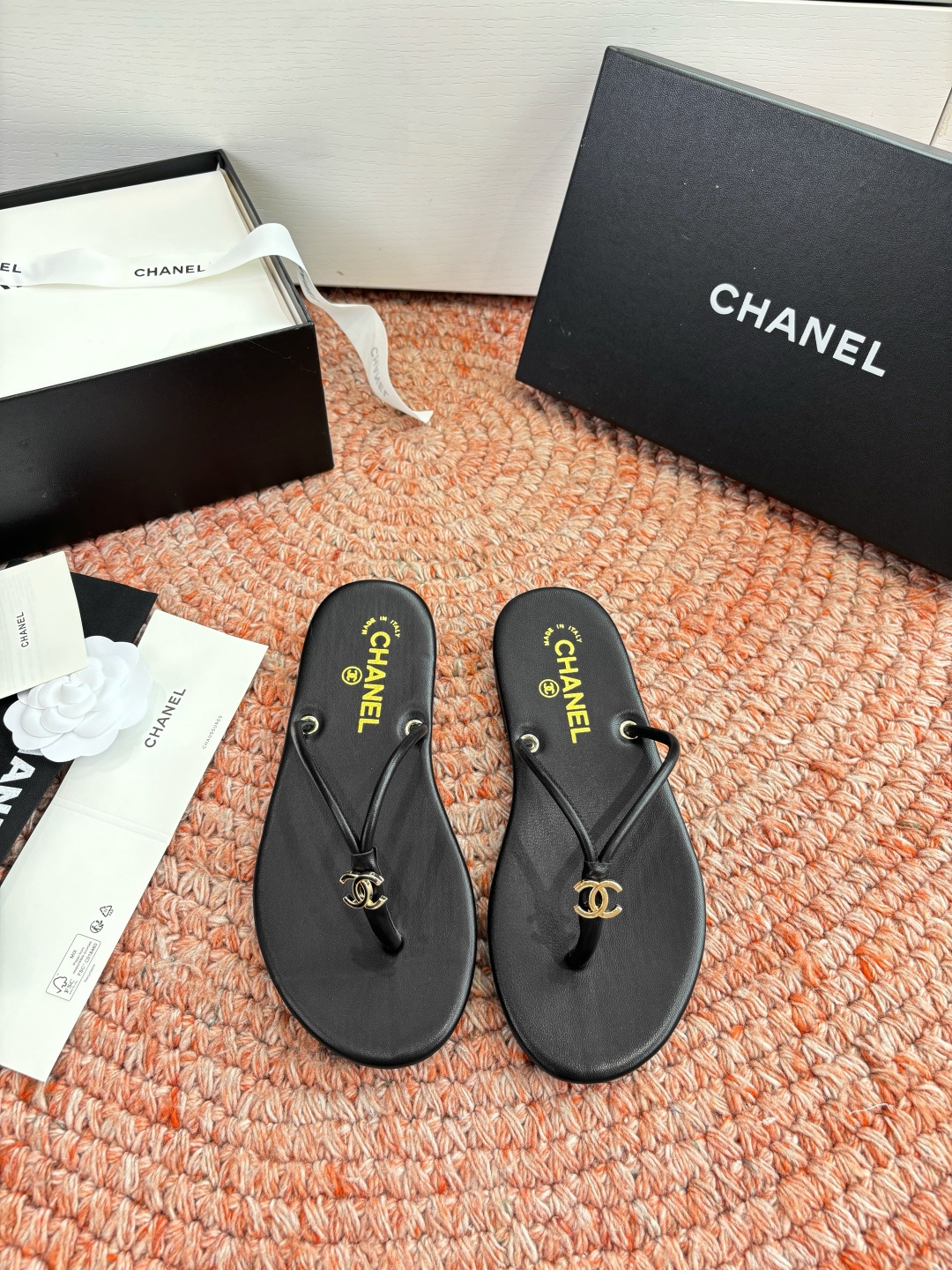 🌾G238😀顶级品质CHANE*｜小香2026走秀款夹脚拖鞋如果说季节有味道春夏应该是香香甜甜的人儿也跟