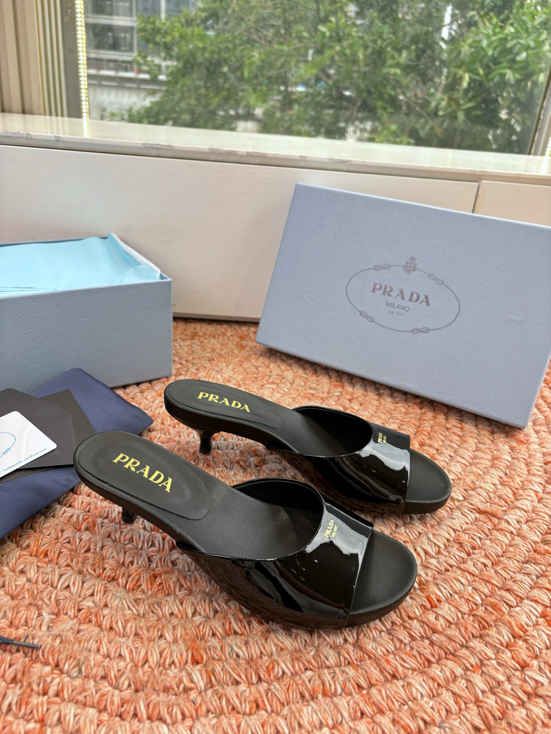 🌾G238所见即所得prada普拉达2026最新款沙滩凉鞋拖鞋让整双鞋轻便舒适 鲜艳色彩 满足不同风格时