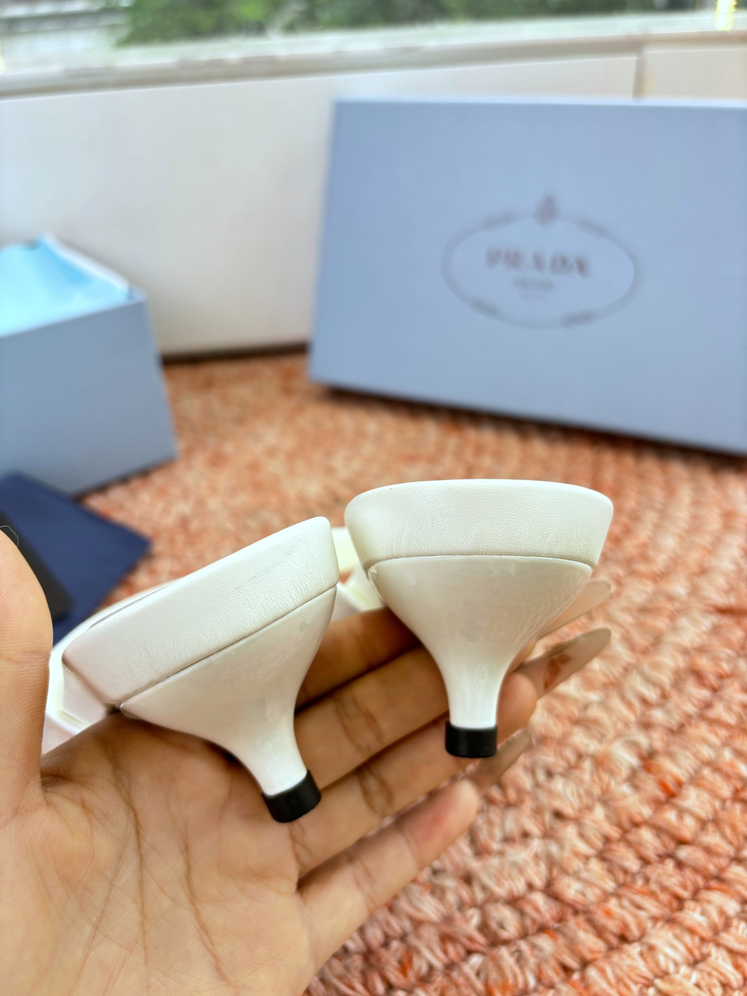 🌾G238所见即所得prada普拉达2026最新款沙滩凉鞋拖鞋让整双鞋轻便舒适 鲜艳色彩 满足不同风格时