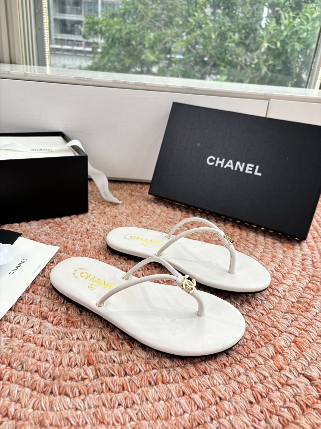 🌾G238😀顶级品质CHANE*｜小香2026走秀款夹脚拖鞋如果说季节有味道春夏应该是香香甜甜的人儿也跟