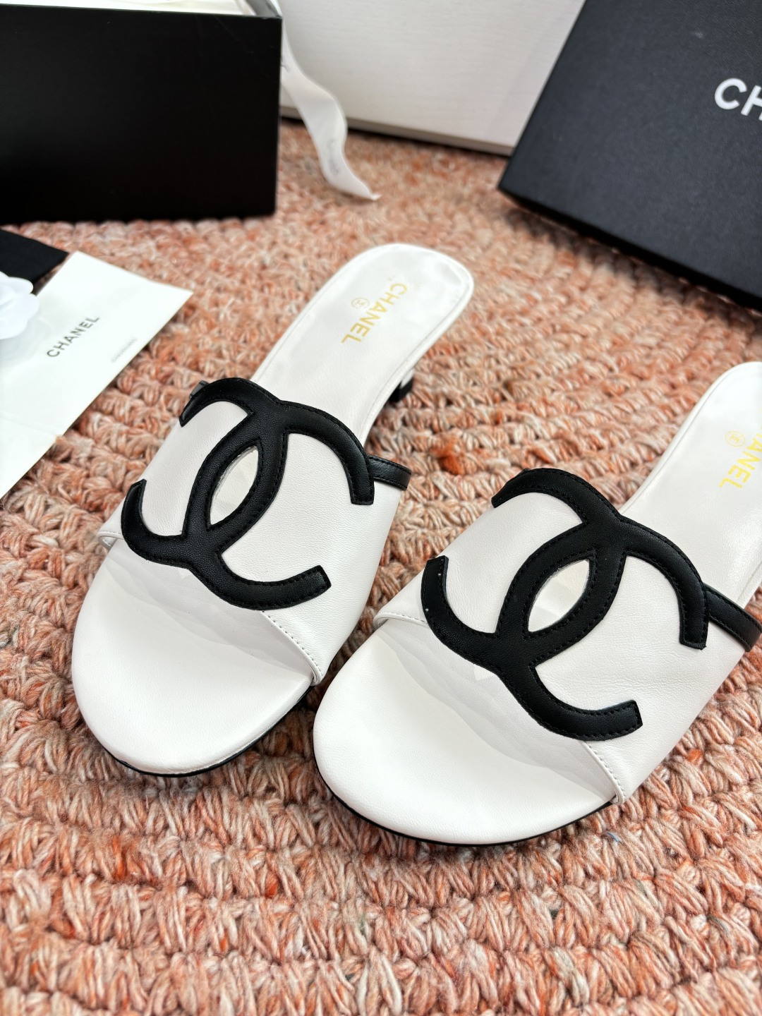 🌾G238😀顶级品质CHANE*｜小香2026走秀款猫跟双C如果说季节有味道春夏应该是香香甜甜的人儿也跟