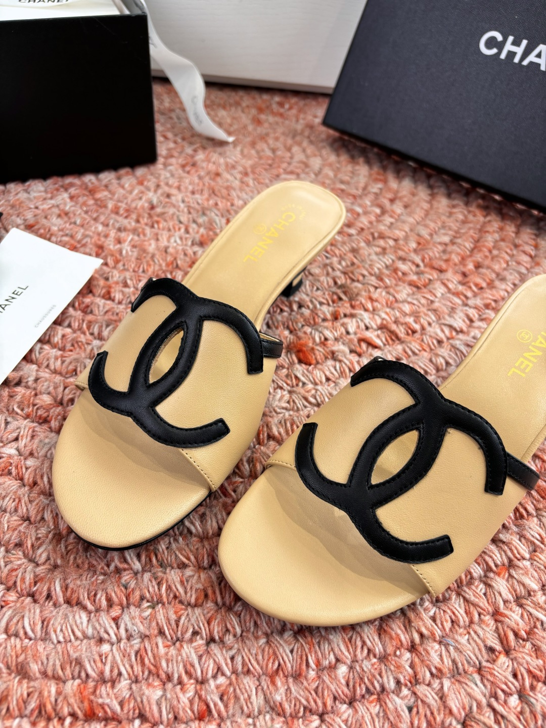 🌾G238😀顶级品质CHANE*｜小香2026走秀款猫跟双C如果说季节有味道春夏应该是香香甜甜的人儿也跟