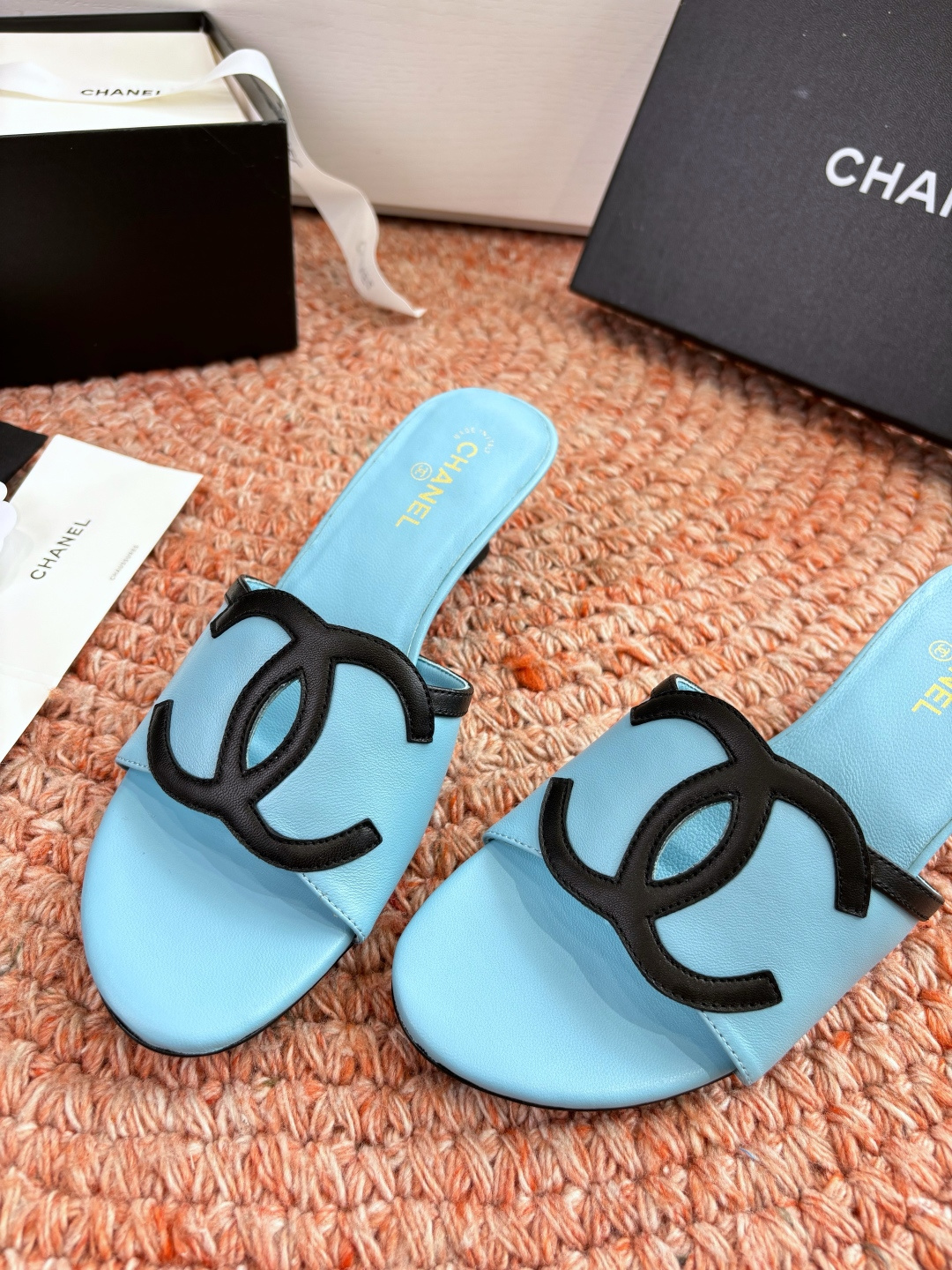 🌾G238😀顶级品质CHANE*｜小香2026走秀款猫跟双C如果说季节有味道春夏应该是香香甜甜的人儿也跟