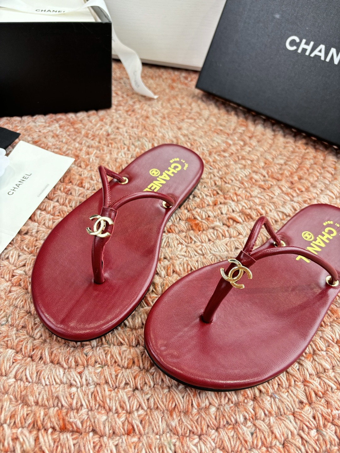 🌾G238😀顶级品质CHANE*｜小香2026走秀款夹脚拖鞋如果说季节有味道春夏应该是香香甜甜的人儿也跟