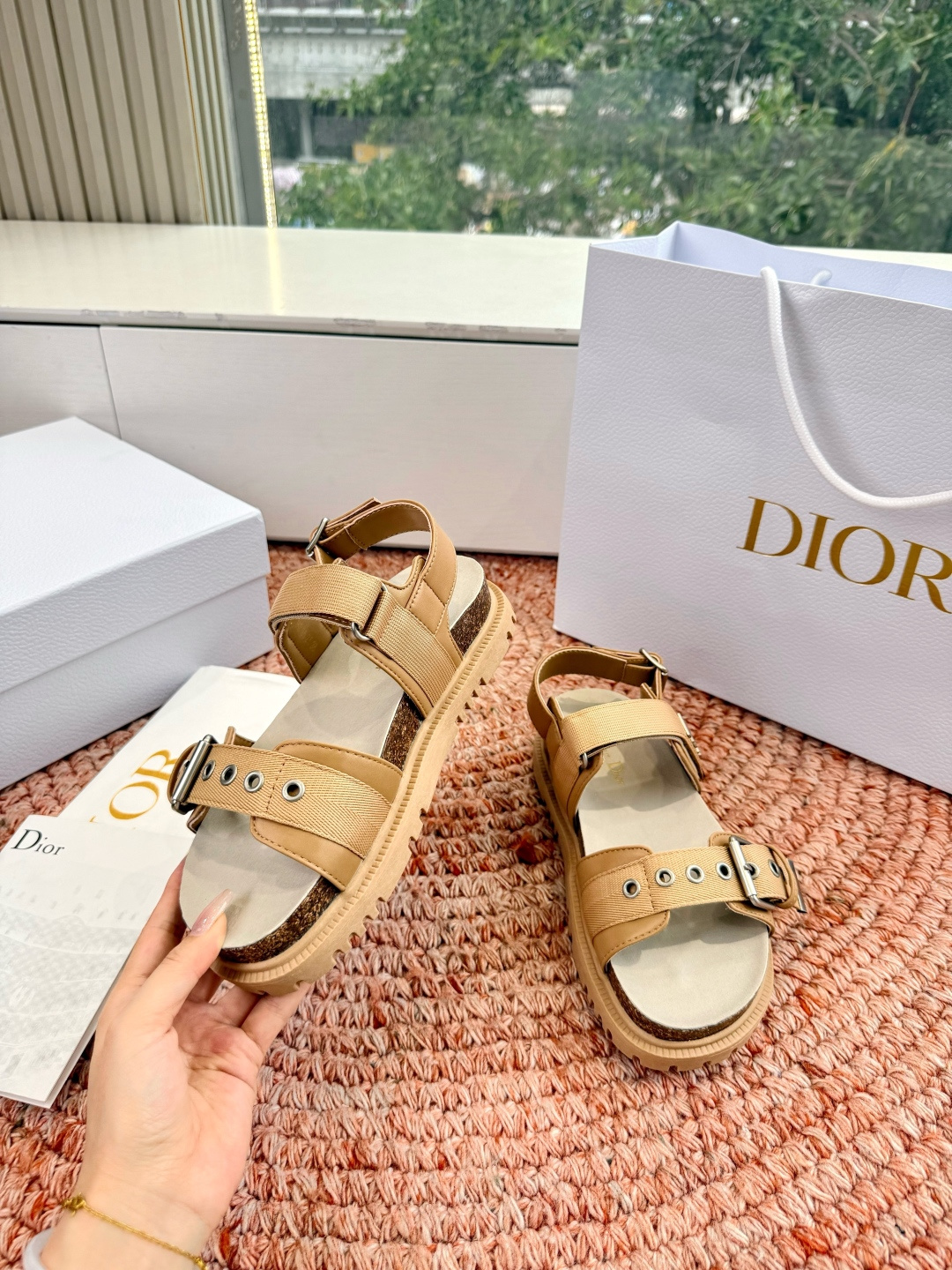 🌾代购级G133𝐃𝐢𝐎𝐑 迪奥2026早春新款凉鞋一眼就想要的凉鞋简单大方‘低调奢华！配上醒目的Chan