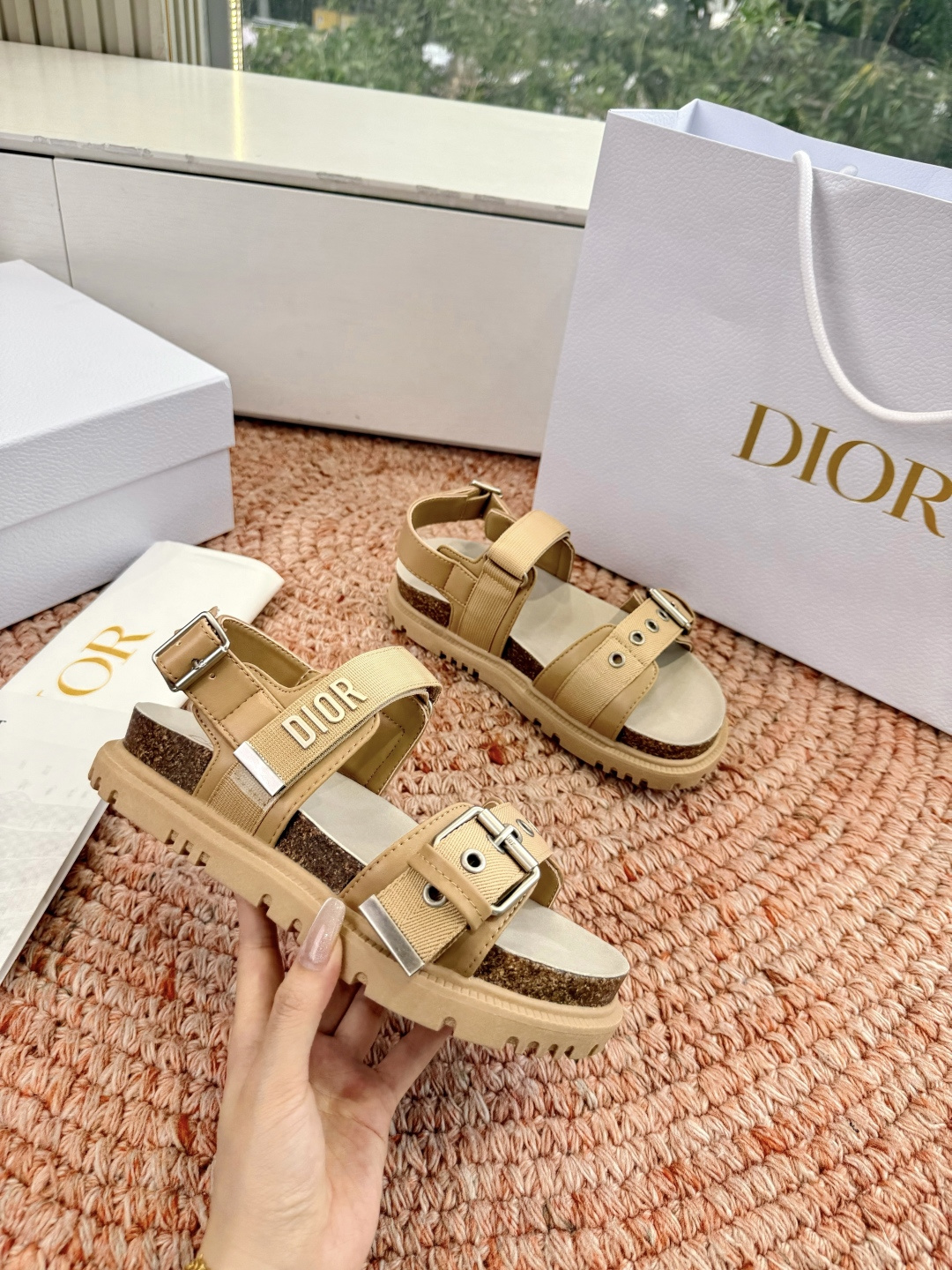 🌾代购级G133𝐃𝐢𝐎𝐑 迪奥2026早春新款凉鞋一眼就想要的凉鞋简单大方‘低调奢华！配上醒目的Chan