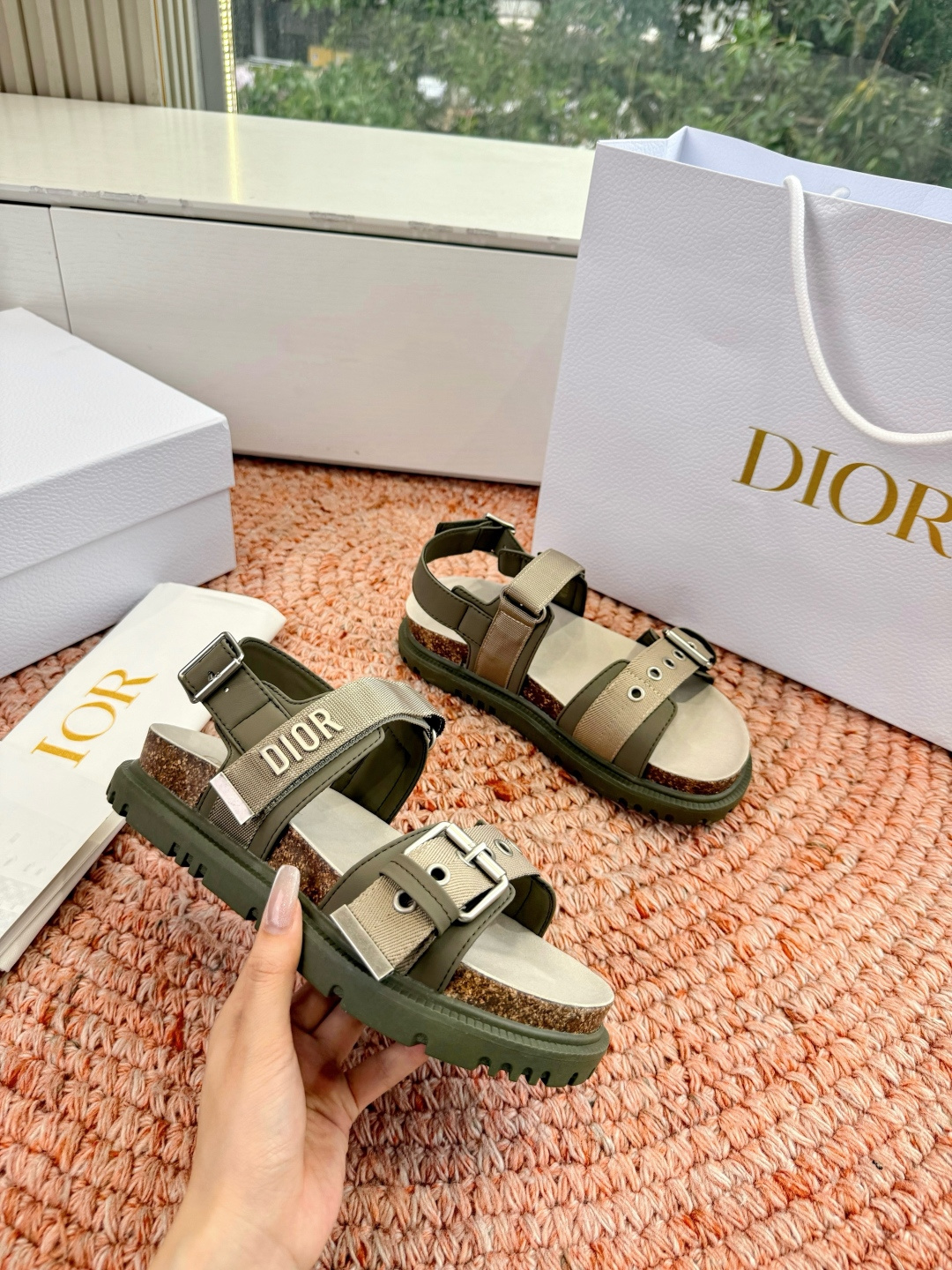 🌾代购级G133𝐃𝐢𝐎𝐑 迪奥2026早春新款凉鞋一眼就想要的凉鞋简单大方‘低调奢华！配上醒目的Chan