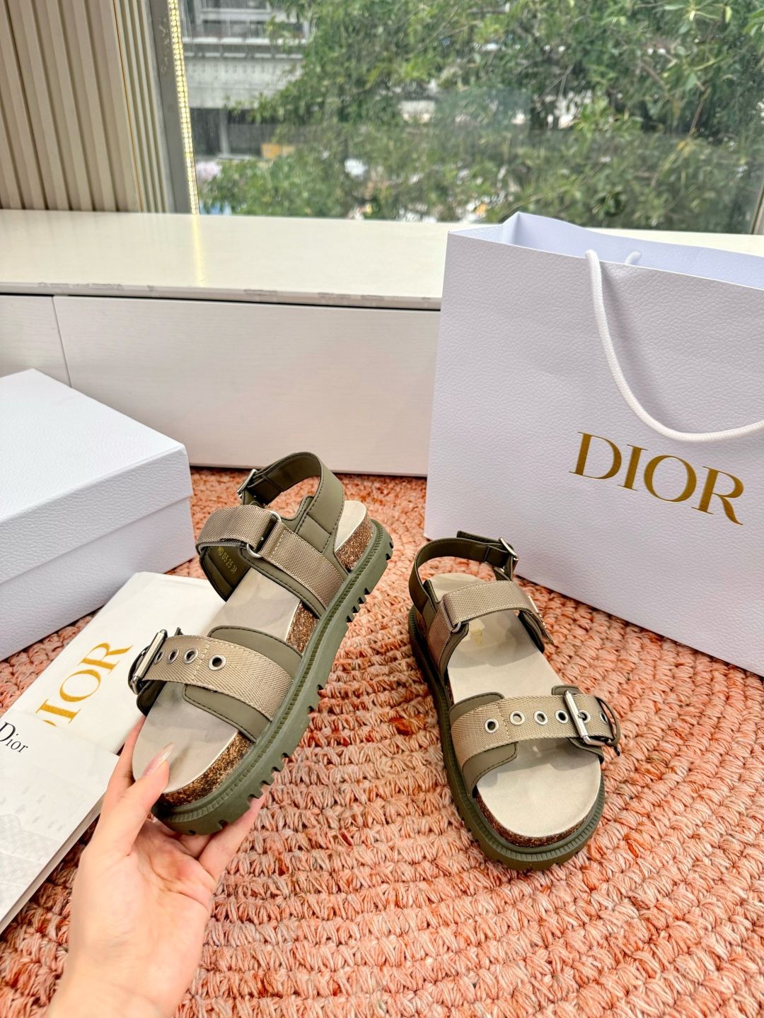 🌾代购级G133𝐃𝐢𝐎𝐑 迪奥2026早春新款凉鞋一眼就想要的凉鞋简单大方‘低调奢华！配上醒目的Chan