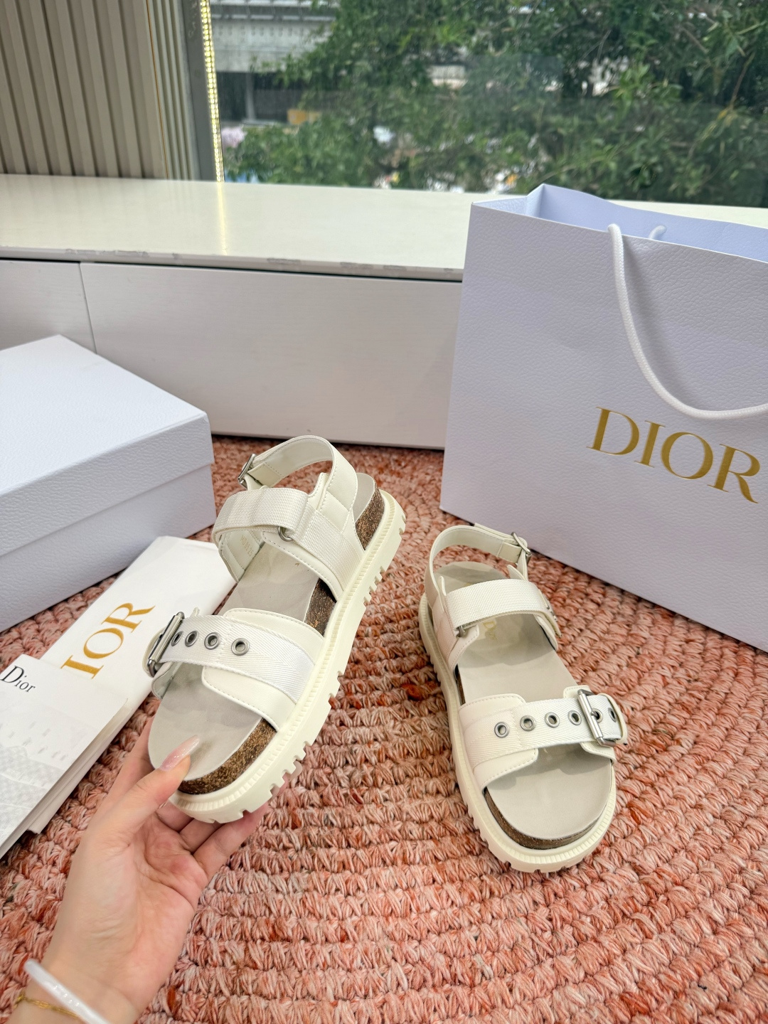 🌾代购级G133𝐃𝐢𝐎𝐑 迪奥2026早春新款凉鞋一眼就想要的凉鞋简单大方‘低调奢华！配上醒目的Chan