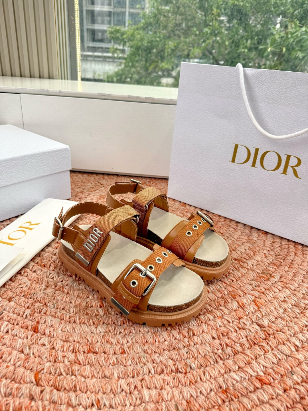 🌾代购级G133𝐃𝐢𝐎𝐑 迪奥2026早春新款凉鞋一眼就想要的凉鞋简单大方‘低调奢华！配上醒目的Chan