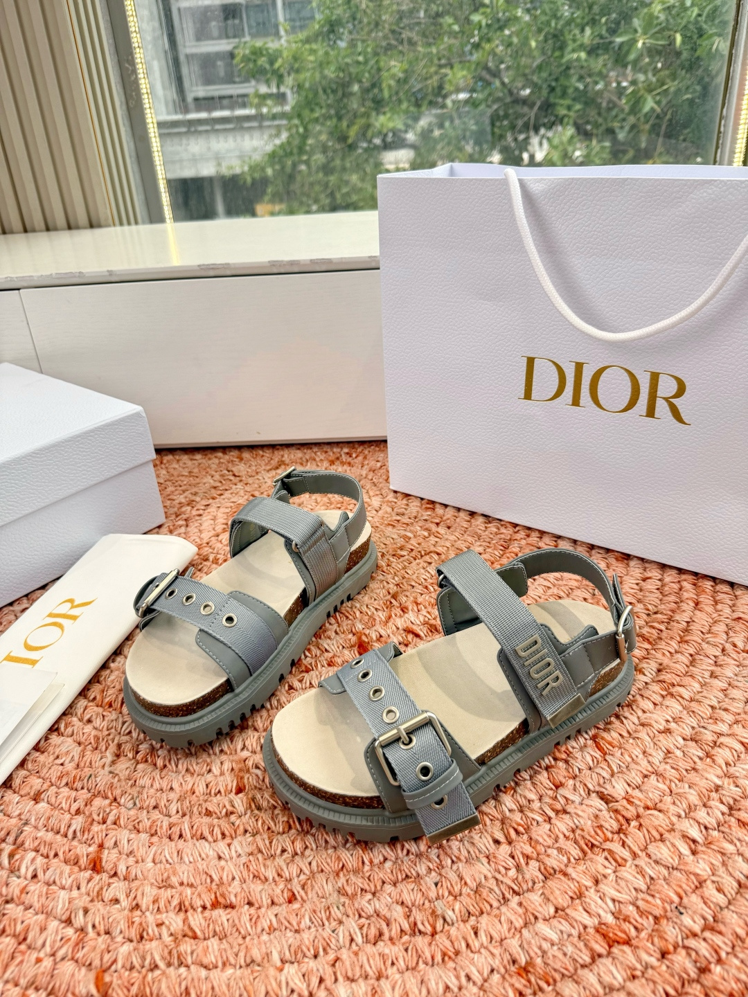 🌾代购级G133𝐃𝐢𝐎𝐑 迪奥2026早春新款凉鞋一眼就想要的凉鞋简单大方‘低调奢华！配上醒目的Chan