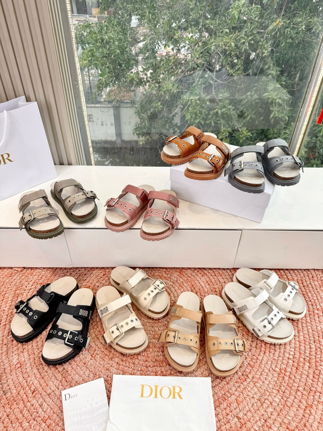 🌾代购级G133𝐃𝐢𝐎𝐑 迪奥2026早春新款凉鞋一眼就想要的凉鞋简单大方‘低调奢华！配上醒目的Chan