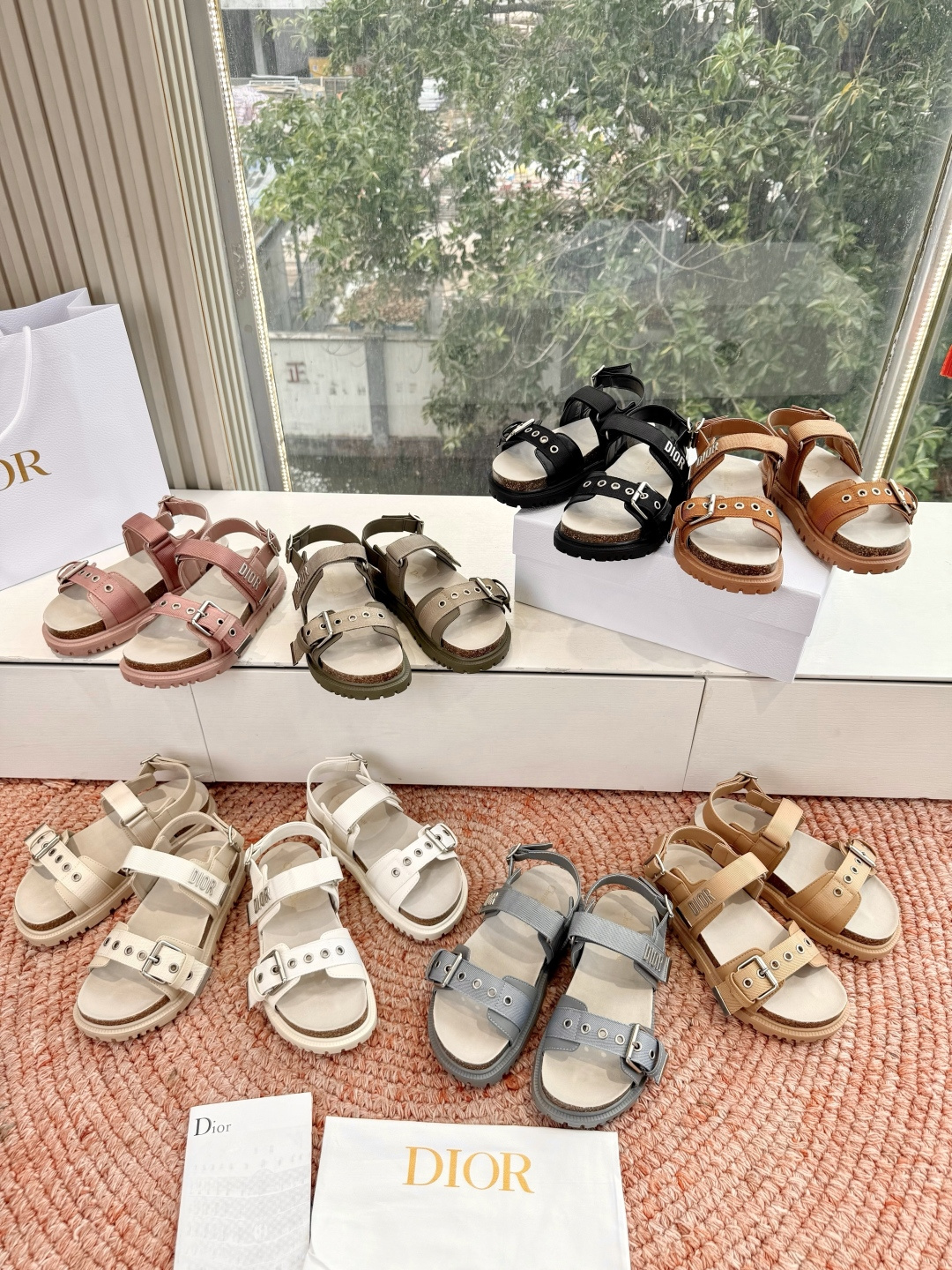 🌾代购级G133𝐃𝐢𝐎𝐑 迪奥2026早春新款凉鞋一眼就想要的凉鞋简单大方‘低调奢华！配上醒目的Chan