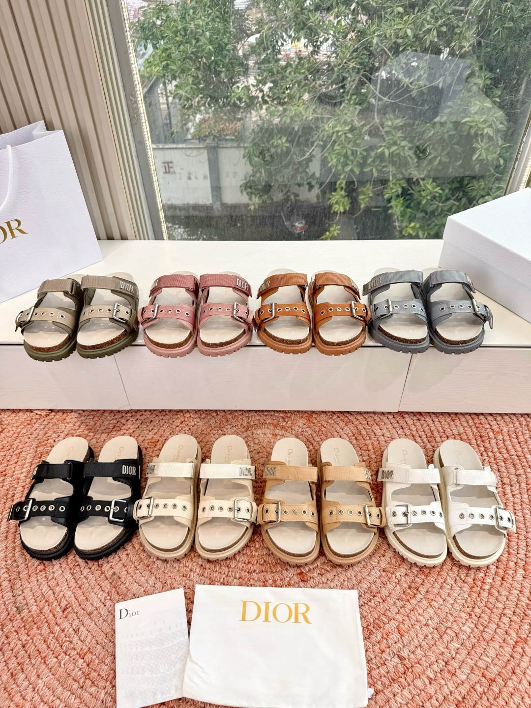 🌾代购级G133𝐃𝐢𝐎𝐑 迪奥2026早春新款凉鞋一眼就想要的凉鞋简单大方‘低调奢华！配上醒目的Chan