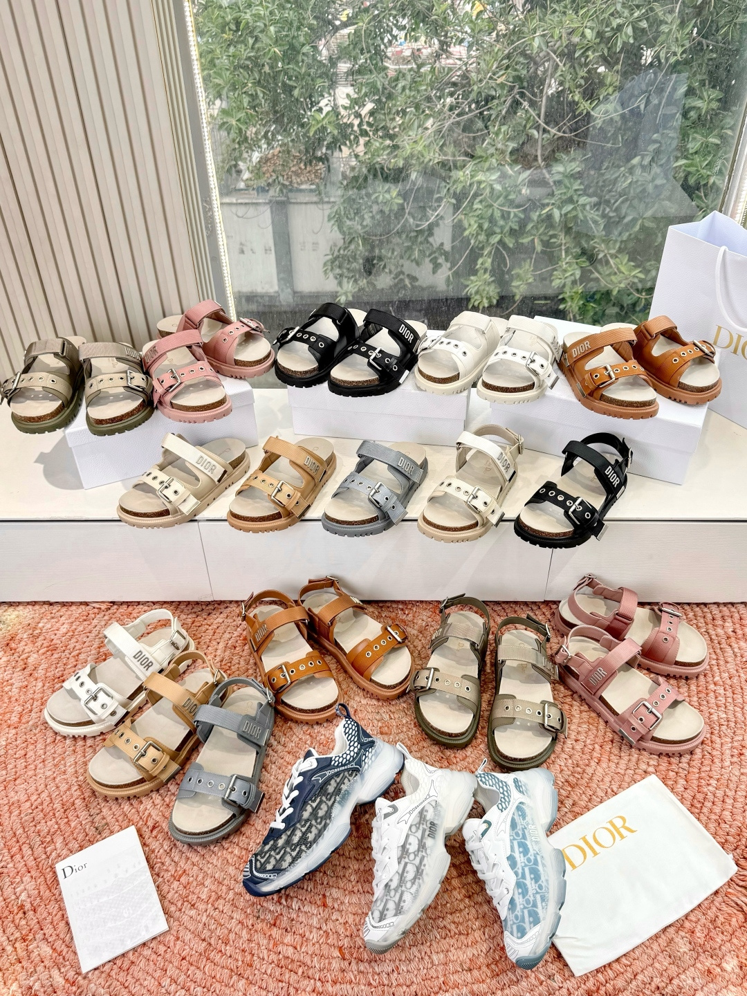 🌾代购级G133𝐃𝐢𝐎𝐑 迪奥2026早春新款凉鞋一眼就想要的凉鞋简单大方‘低调奢华！配上醒目的Chan