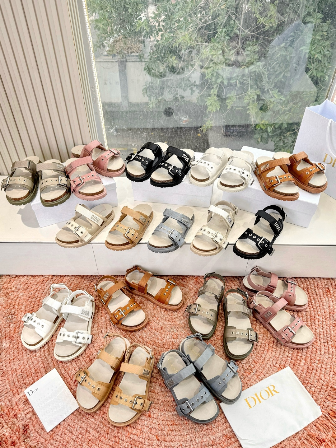🌾代购级G133𝐃𝐢𝐎𝐑 迪奥2026早春新款凉鞋一眼就想要的凉鞋简单大方‘低调奢华！配上醒目的Chan