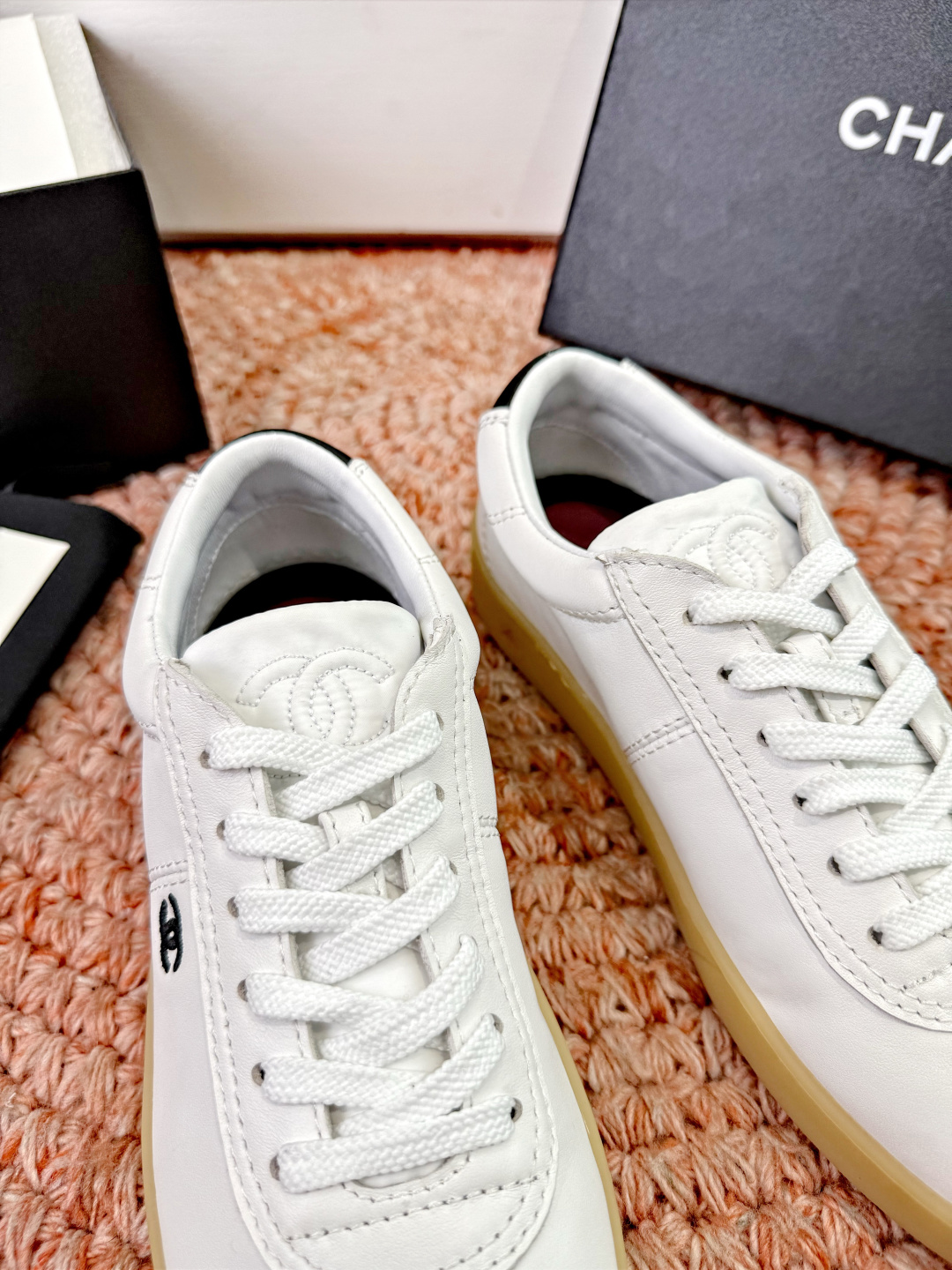 P🌾G059😀所见即所得CHANEL/香奈儿2026新款小香风麂皮圆头熊运动鞋时尚增高鞋休闲鞋面料：进口