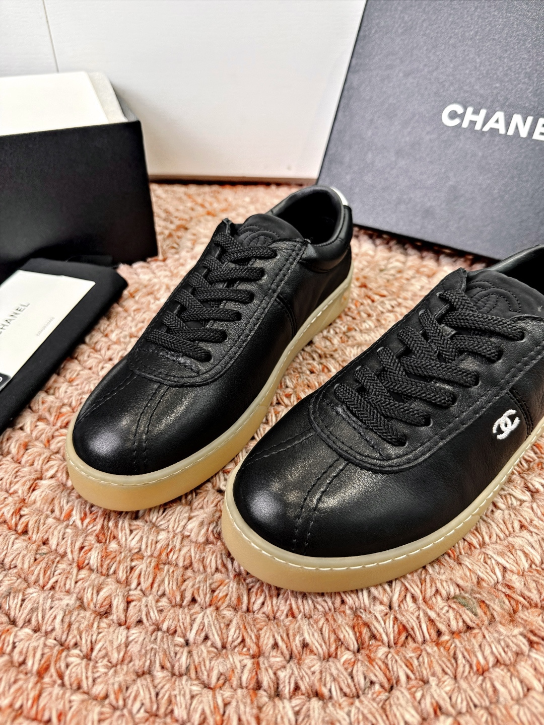 P🌾G059😀所见即所得CHANEL/香奈儿2026新款小香风麂皮圆头熊运动鞋时尚增高鞋休闲鞋面料：进口