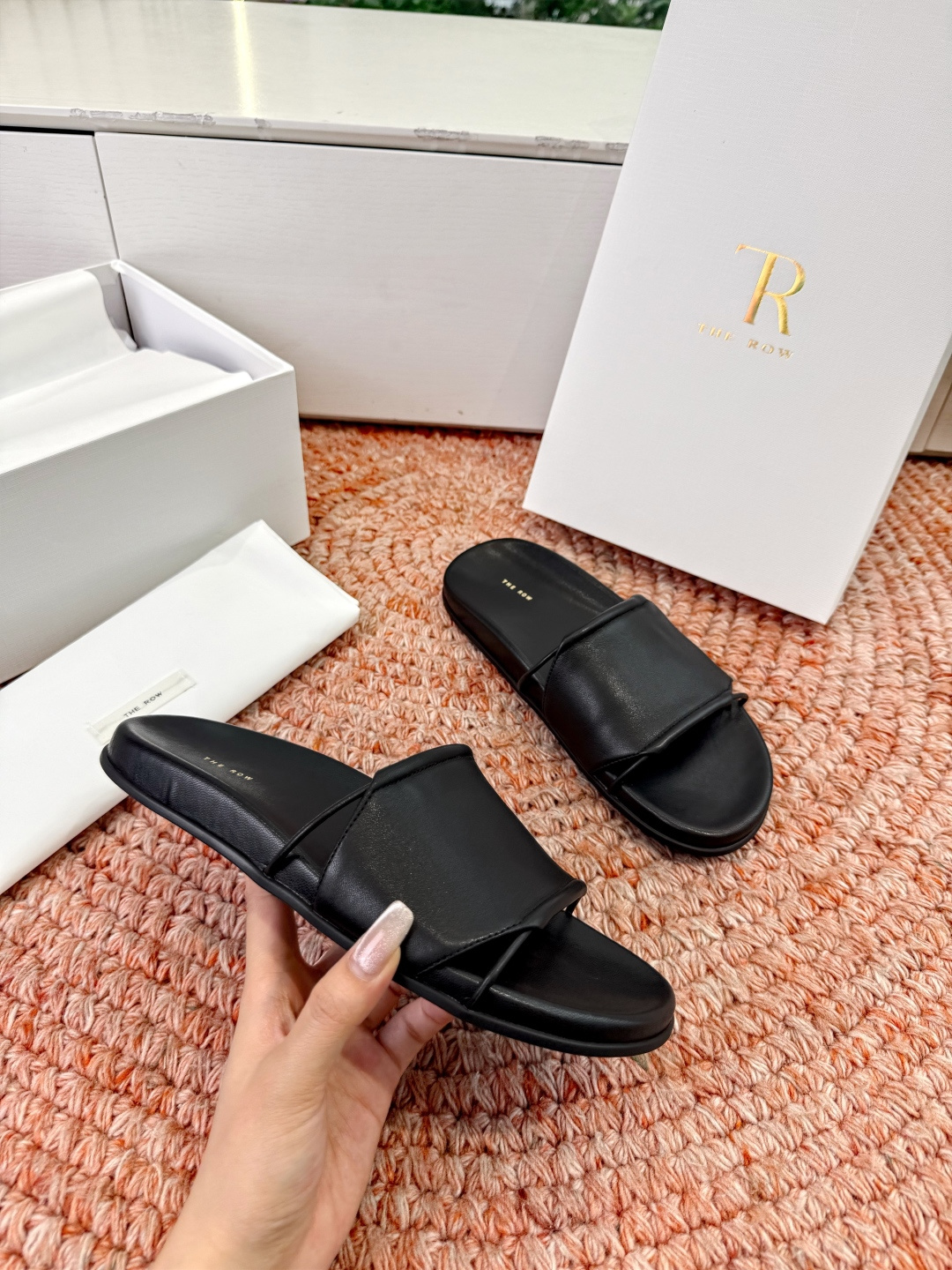 🌾G679所见即所得The row2026新款拖鞋凉鞋会看到会做到这么精细、而且对脚的包容性特别强，把脚
