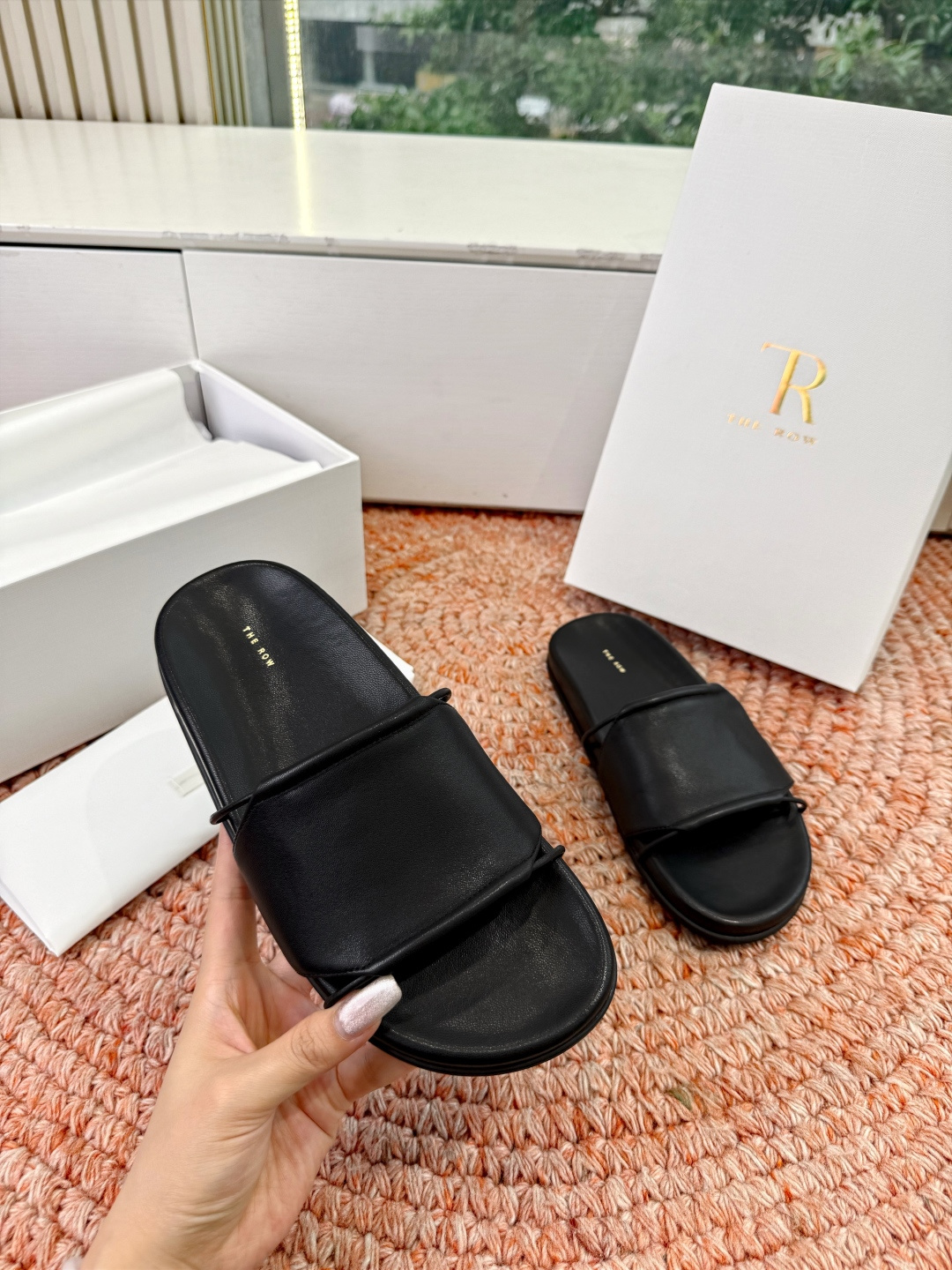 🌾G679所见即所得The row2026新款拖鞋凉鞋会看到会做到这么精细、而且对脚的包容性特别强，把脚