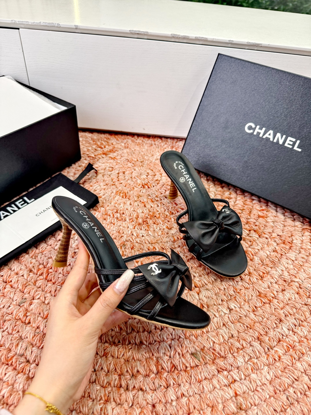 🌾G030😀顶级品质CHANE*｜小香2026走秀款猫跟蝴蝶结圆头高跟鞋凉鞋单鞋如果说季节有味道春夏应该