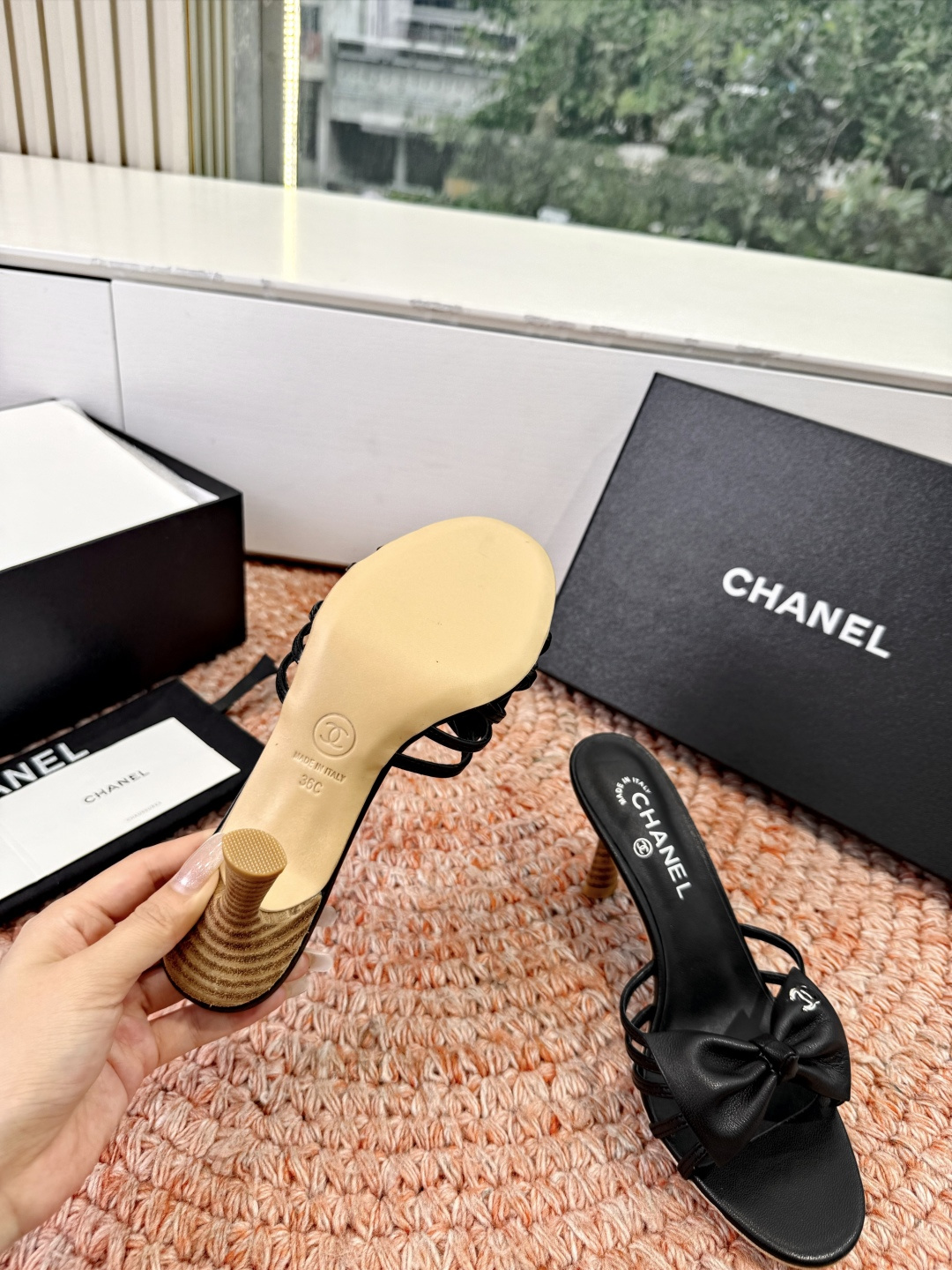 🌾G030😀顶级品质CHANE*｜小香2026走秀款猫跟蝴蝶结圆头高跟鞋凉鞋单鞋如果说季节有味道春夏应该