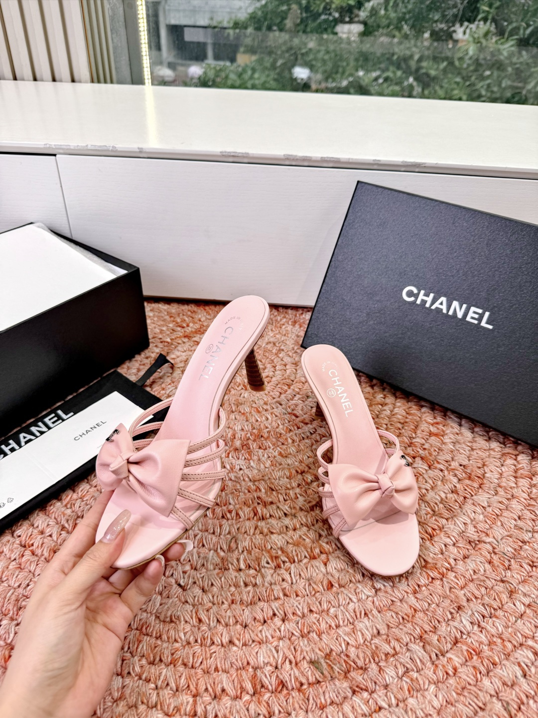 🌾G030😀顶级品质CHANE*｜小香2026走秀款猫跟蝴蝶结圆头高跟鞋凉鞋单鞋如果说季节有味道春夏应该