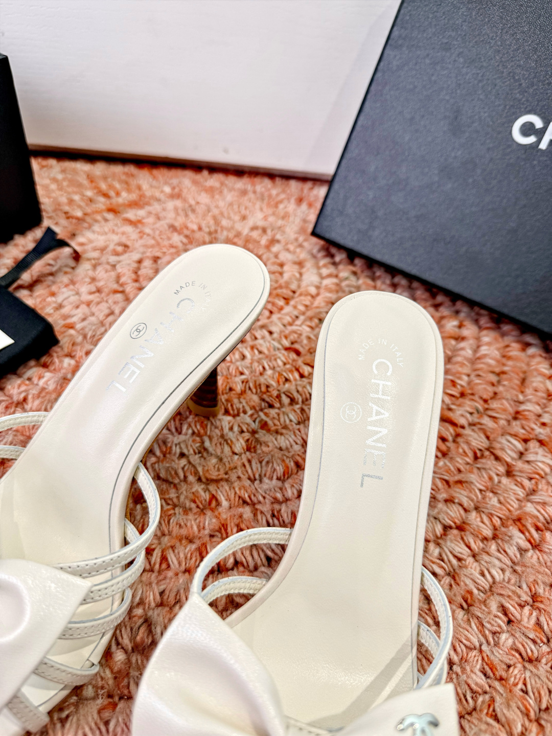 🌾G030😀顶级品质CHANE*｜小香2026走秀款猫跟蝴蝶结尖头高跟鞋如果说季节有味道春夏应该是香香甜