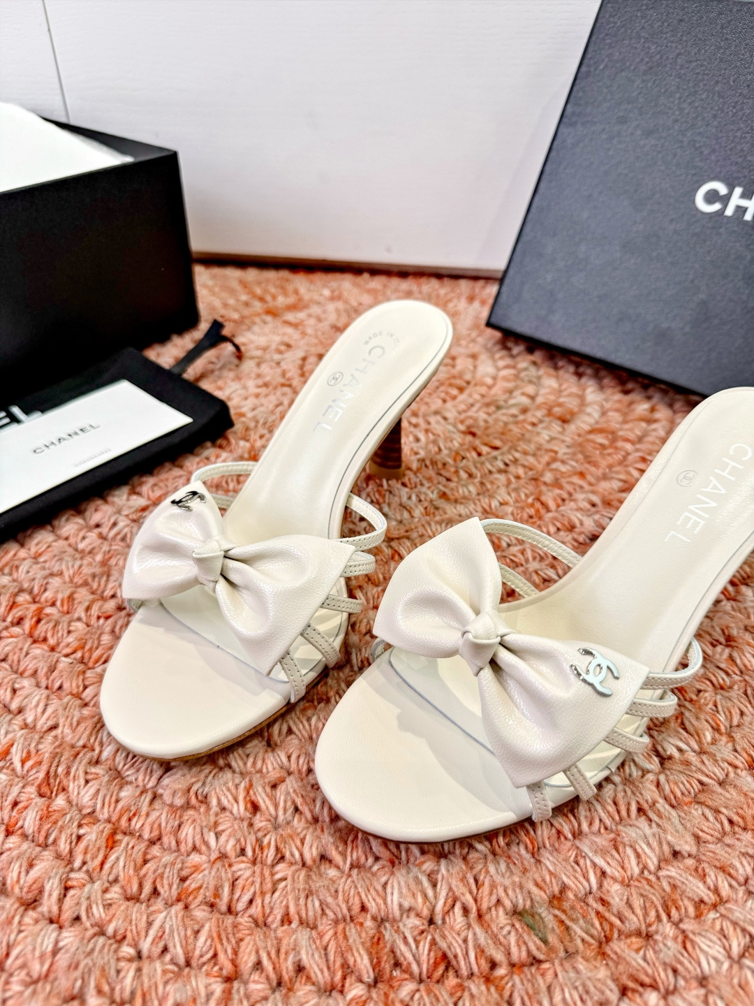 🌾G030😀顶级品质CHANE*｜小香2026走秀款猫跟蝴蝶结尖头高跟鞋如果说季节有味道春夏应该是香香甜