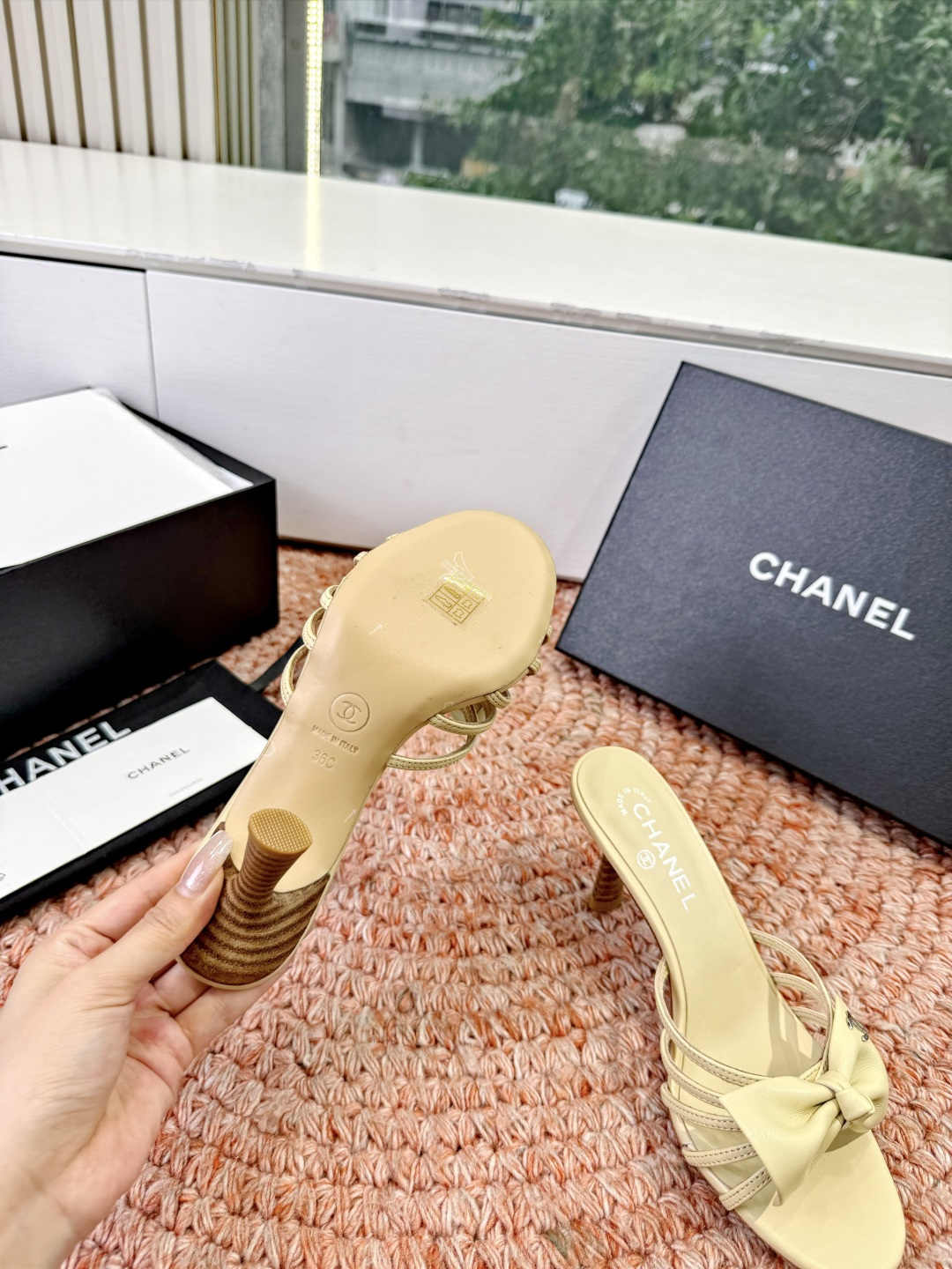 🌾G030😀顶级品质CHANE*｜小香2026走秀款猫跟蝴蝶结圆头高跟鞋凉鞋单鞋如果说季节有味道春夏应该