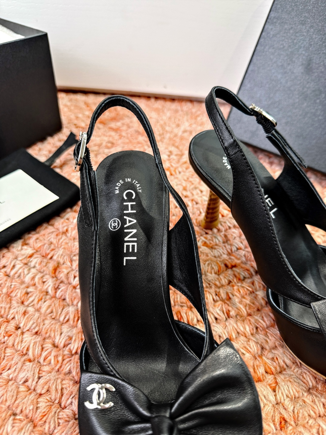 🌾G030😀顶级品质CHANE*｜小香2026走秀款猫跟蝴蝶结尖头高跟鞋如果说季节有味道春夏应该是香香甜