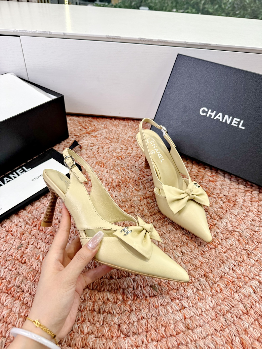 🌾G030😀顶级品质CHANE*｜小香2026走秀款猫跟蝴蝶结尖头高跟鞋如果说季节有味道春夏应该是香香甜