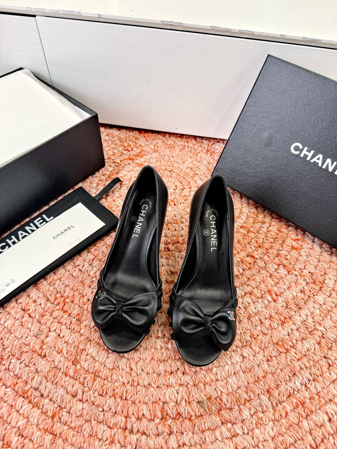 🌾G030😀顶级品质CHANE*｜小香2026走秀款猫跟蝴蝶结圆头高跟鞋凉鞋单鞋如果说季节有味道春夏应该