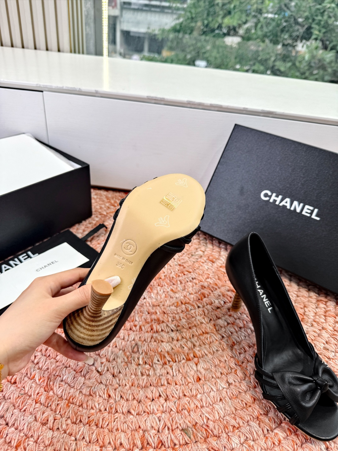 🌾G030😀顶级品质CHANE*｜小香2026走秀款猫跟蝴蝶结圆头高跟鞋凉鞋单鞋如果说季节有味道春夏应该