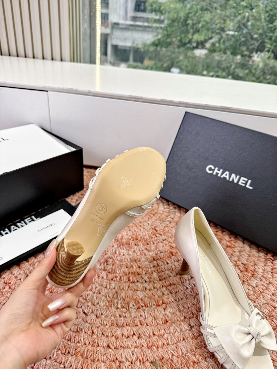 🌾G030😀顶级品质CHANE*｜小香2026走秀款猫跟蝴蝶结圆头高跟鞋凉鞋单鞋如果说季节有味道春夏应该