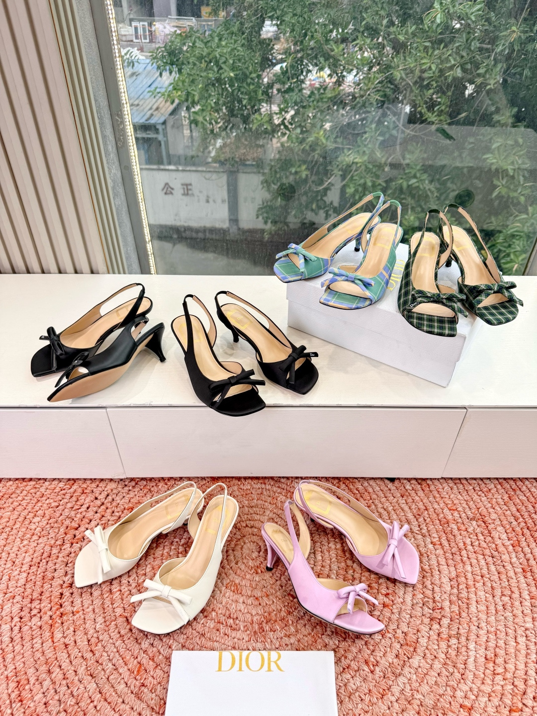 🌾G06顶级品质Dior/迪奥26WF早春新蝴蝶结猫跟凉鞋标志性金属D字扣缀于鞋头侧畔哑光鎏金质感低调夺