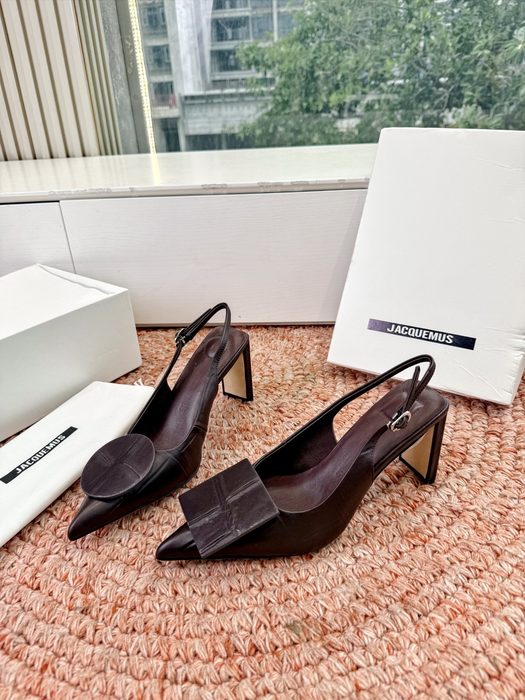 🌾G213顶级品质Lemair* 早春新款极简方头穆勒拖方头设计，自带一种慵懒的高级感。一脚蹬的穆勒版型