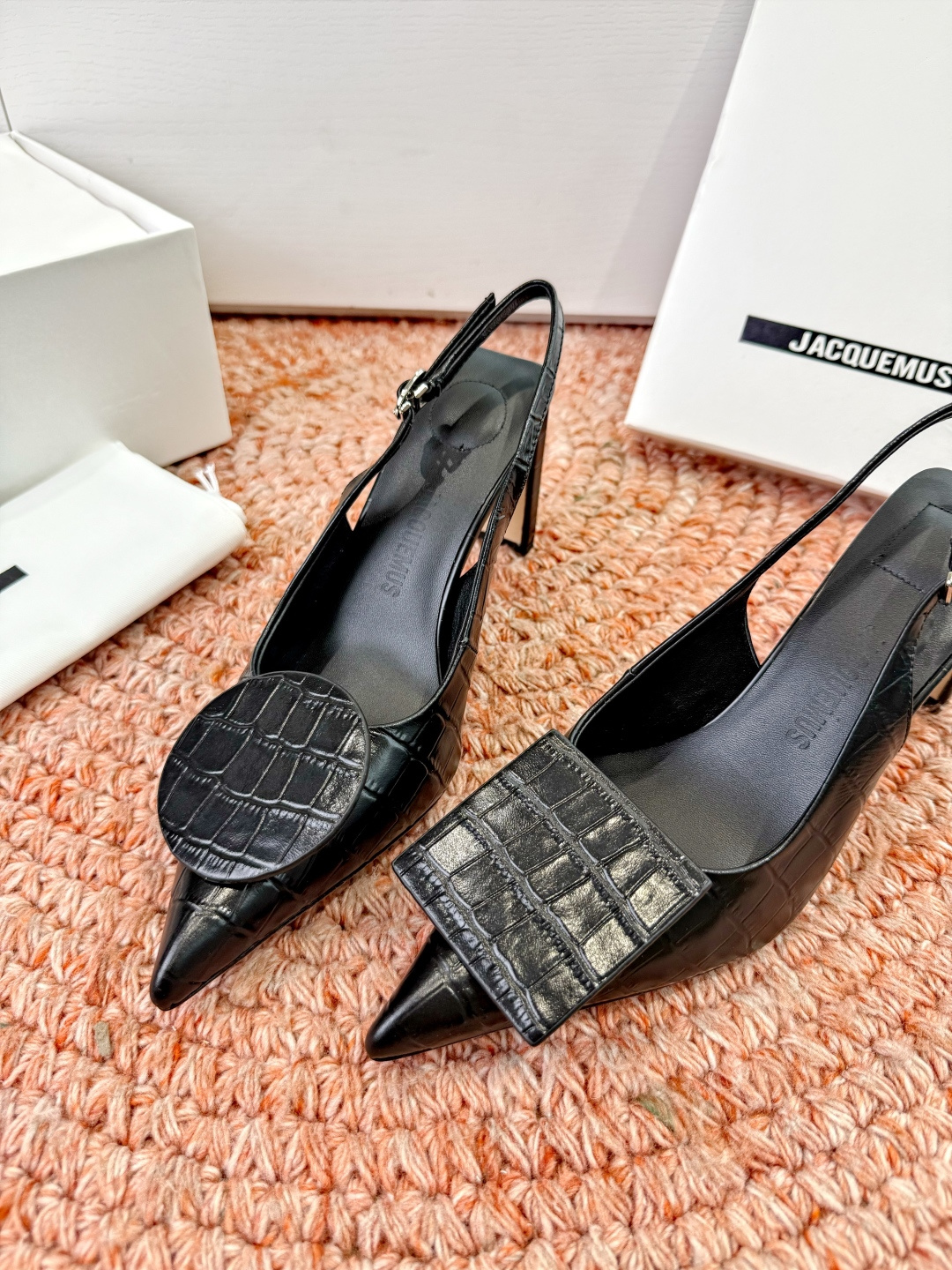 🌾G213顶级品质Lemair* 早春新款极简方头穆勒拖方头设计，自带一种慵懒的高级感。一脚蹬的穆勒版型