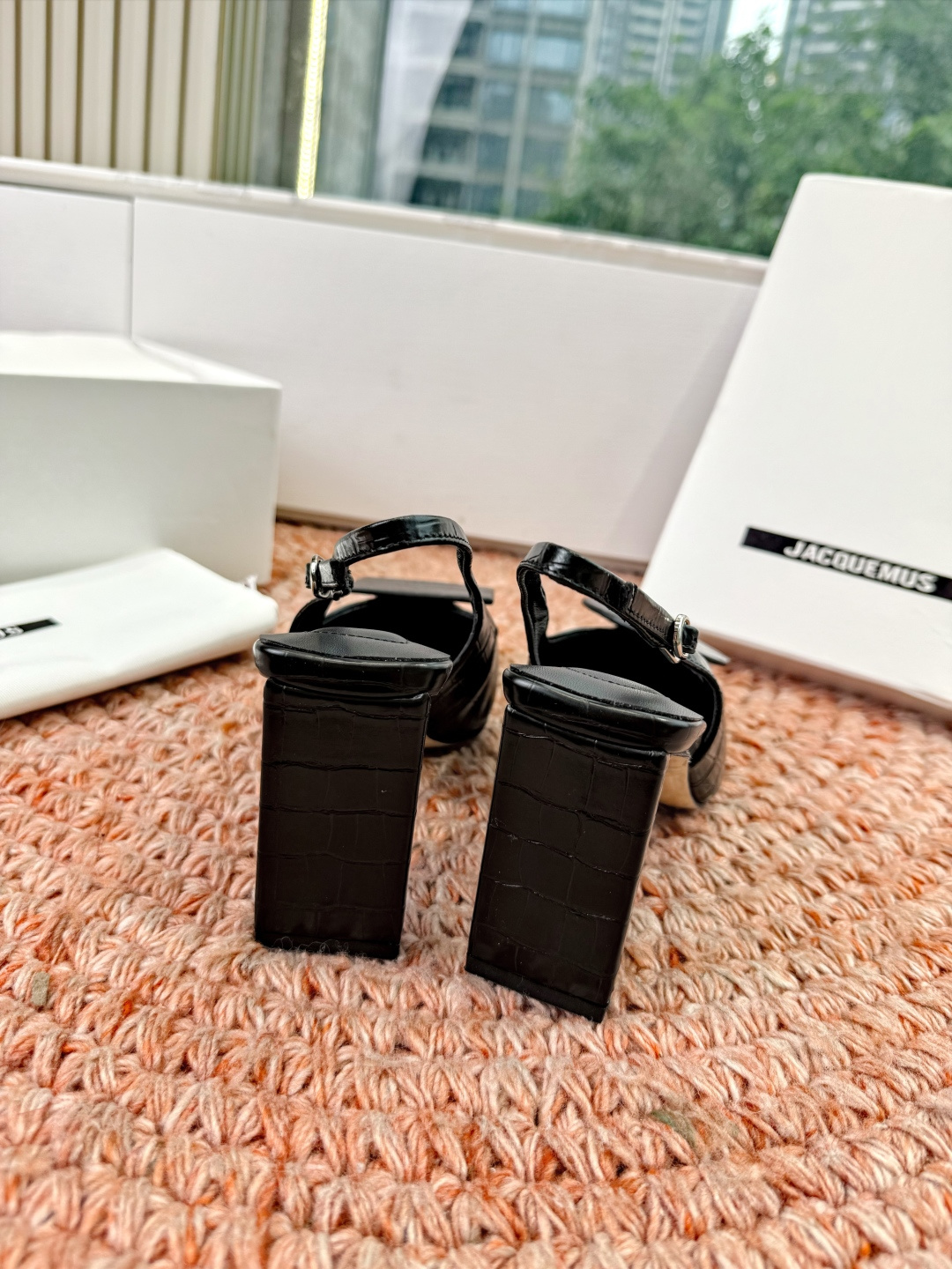 🌾G213顶级品质Lemair* 早春新款极简方头穆勒拖方头设计，自带一种慵懒的高级感。一脚蹬的穆勒版型