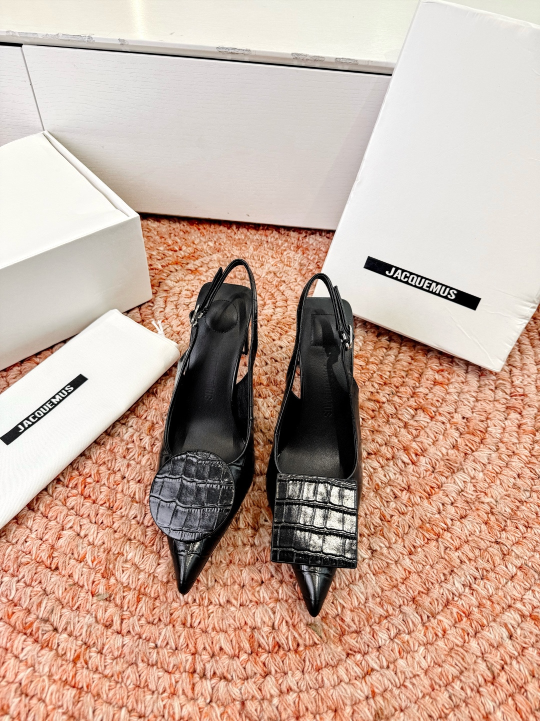 🌾G213顶级品质Lemair* 早春新款极简方头穆勒拖方头设计，自带一种慵懒的高级感。一脚蹬的穆勒版型