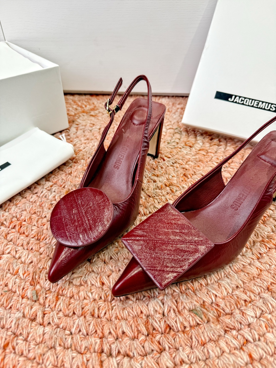 🌾G213顶级品质Lemair* 早春新款极简方头穆勒拖方头设计，自带一种慵懒的高级感。一脚蹬的穆勒版型