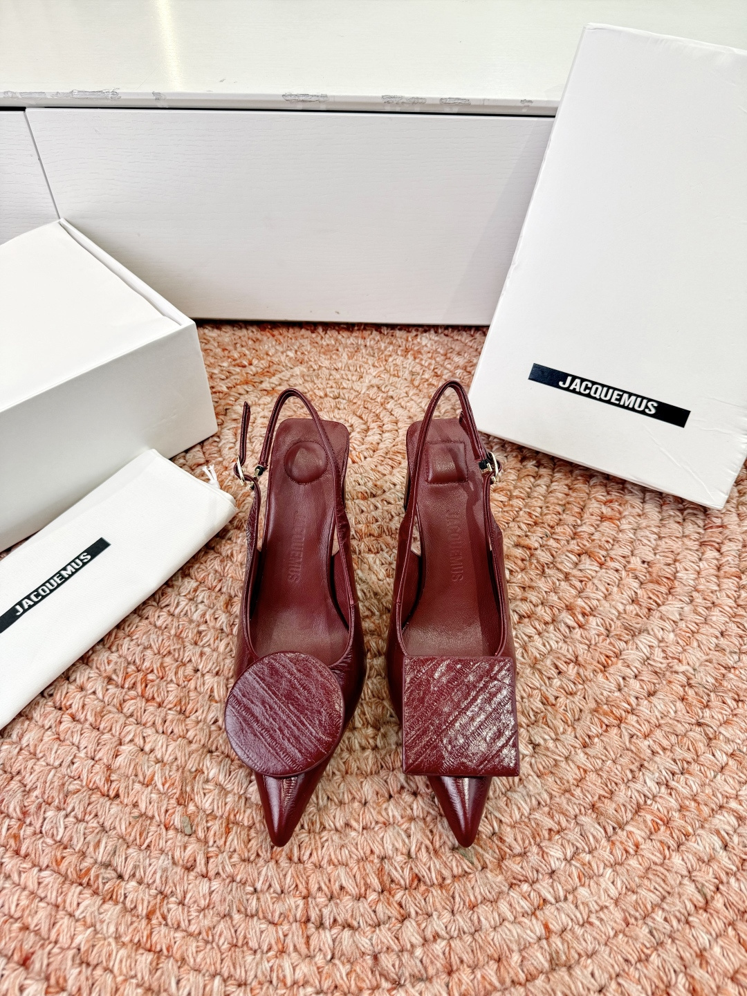 🌾G213顶级品质Lemair* 早春新款极简方头穆勒拖方头设计，自带一种慵懒的高级感。一脚蹬的穆勒版型