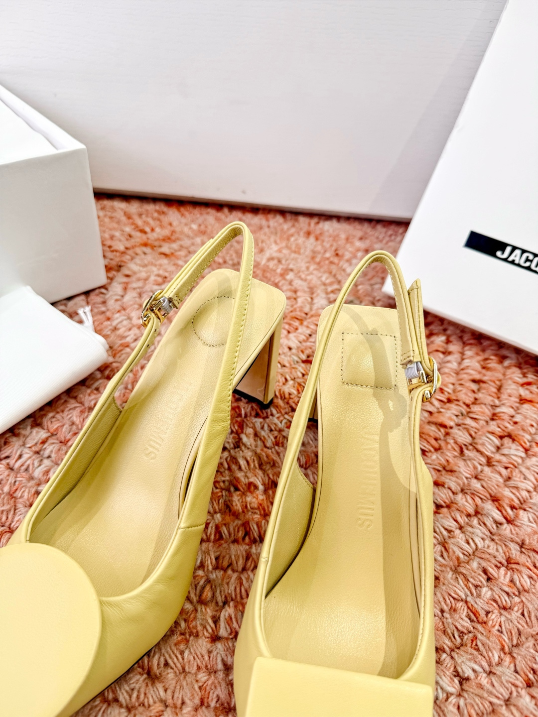 🌾G213顶级品质Lemair* 早春新款极简方头穆勒拖方头设计，自带一种慵懒的高级感。一脚蹬的穆勒版型