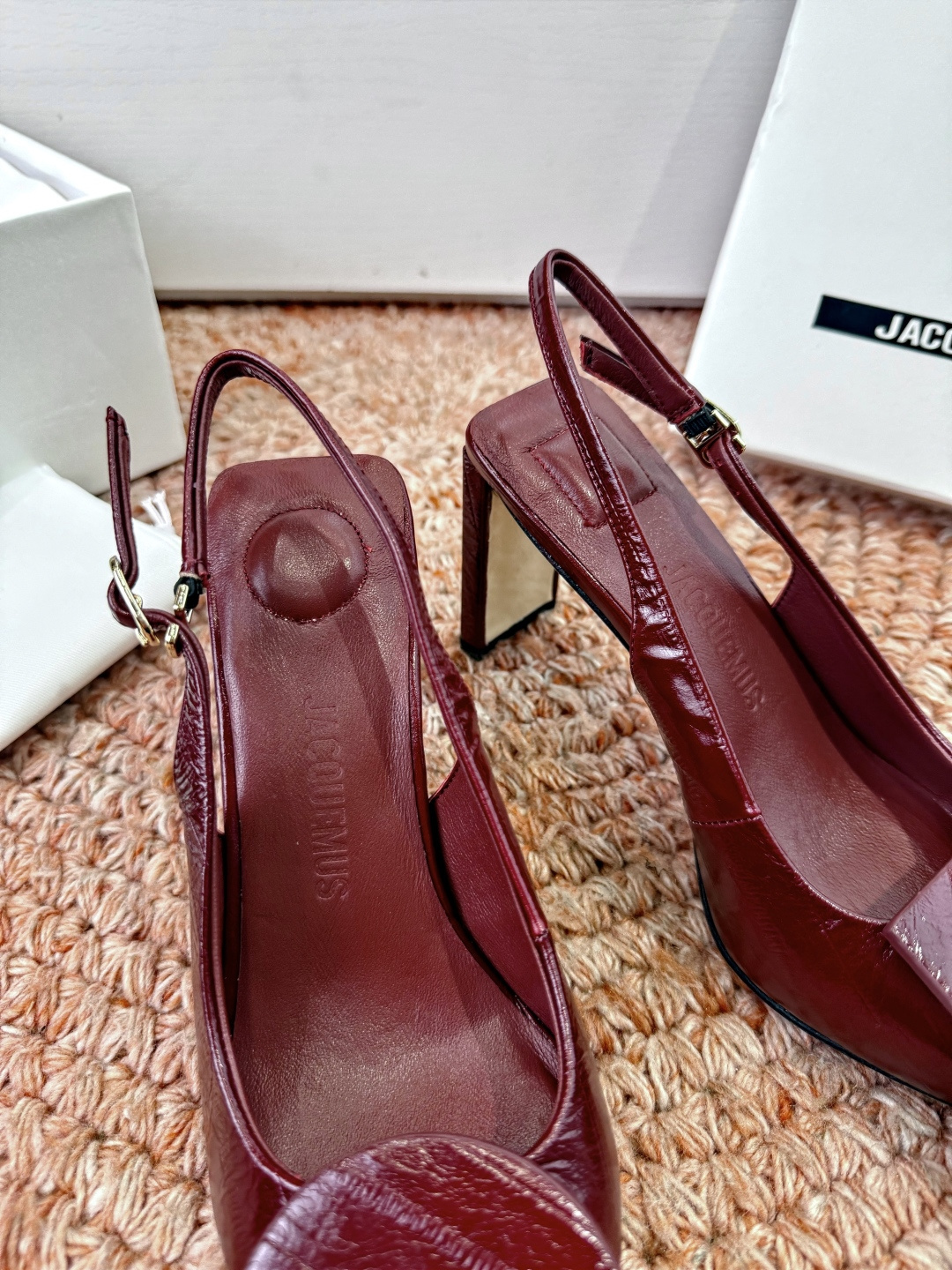 🌾G213顶级品质Lemair* 早春新款极简方头穆勒拖方头设计，自带一种慵懒的高级感。一脚蹬的穆勒版型